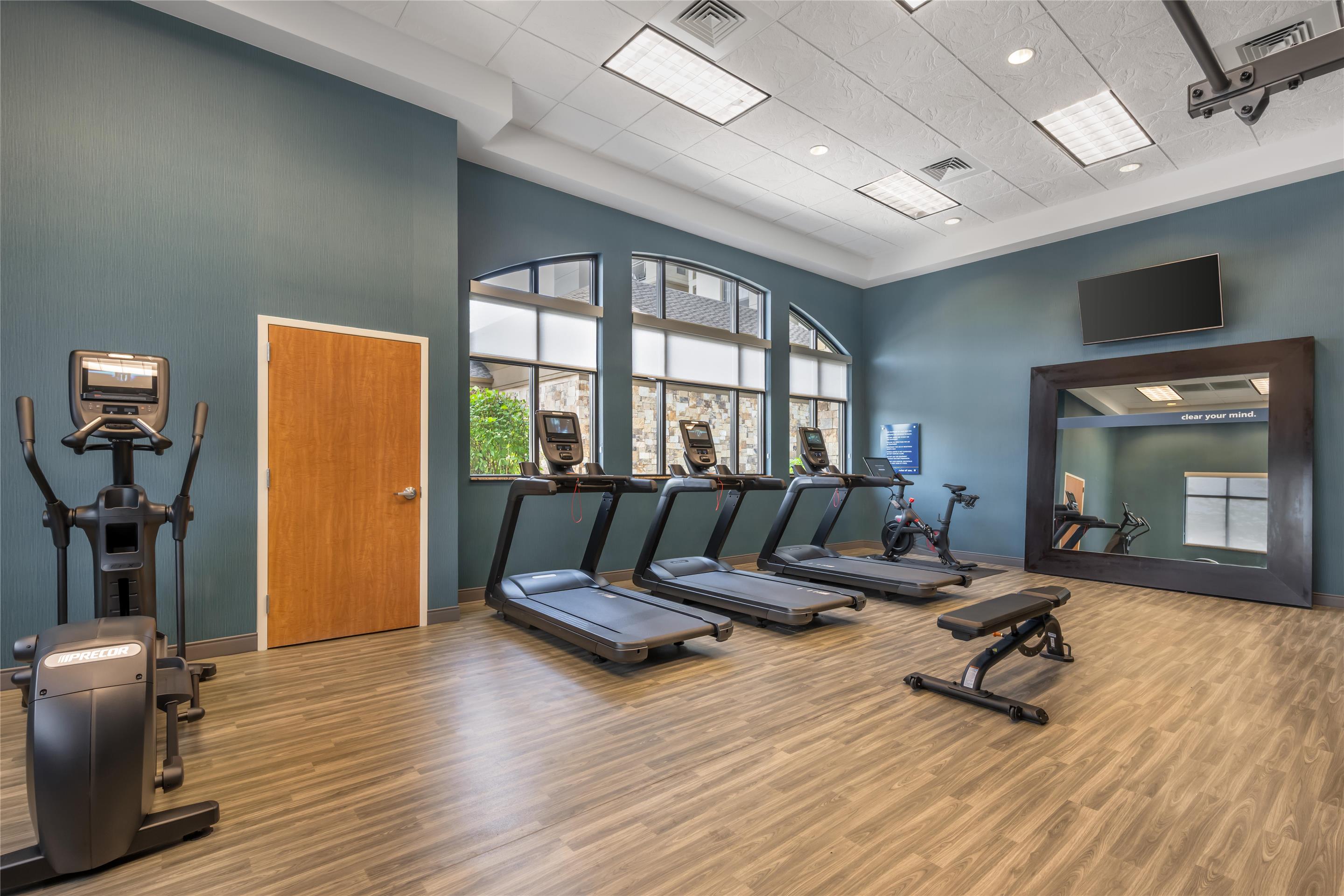Health club fitness center gym | Hampton Inn & Suites Coeur d' Alene