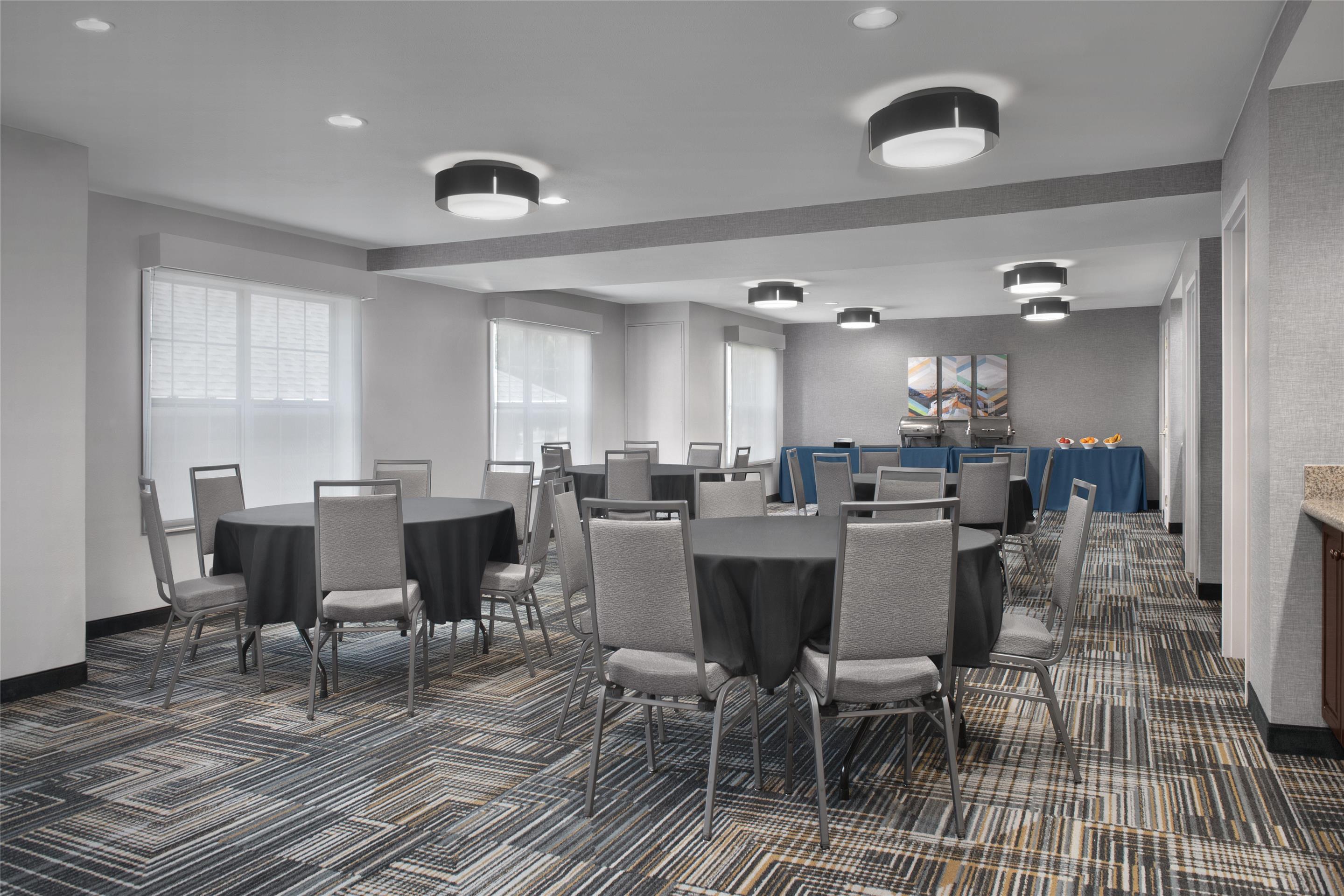 Meeting Room | Homewood Suites by Hilton Newark-Cranford