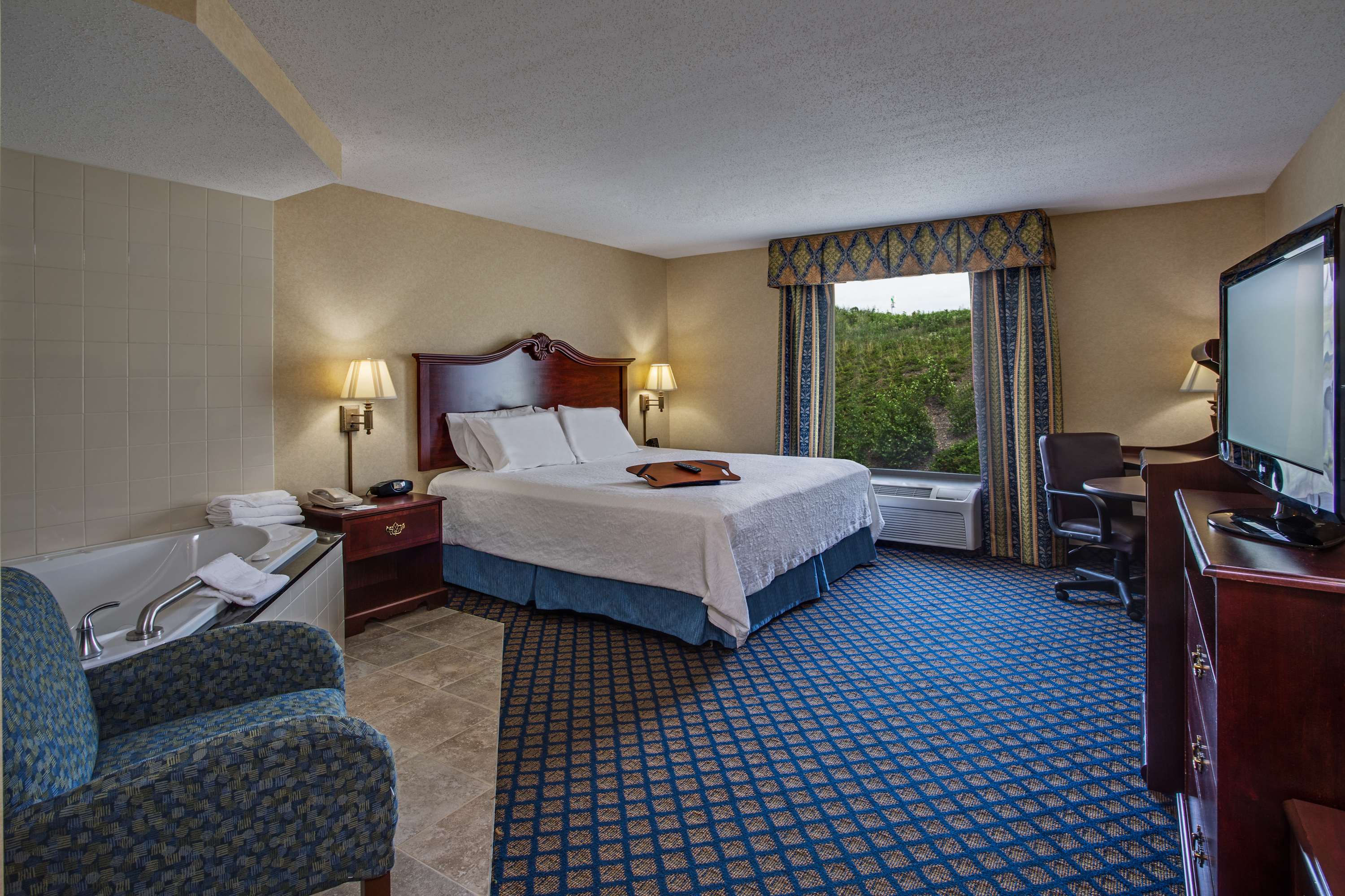 Hampton Inn by Hilton Clearfield Room Type - 1 KING W WHIRLPOOL NONSMOK