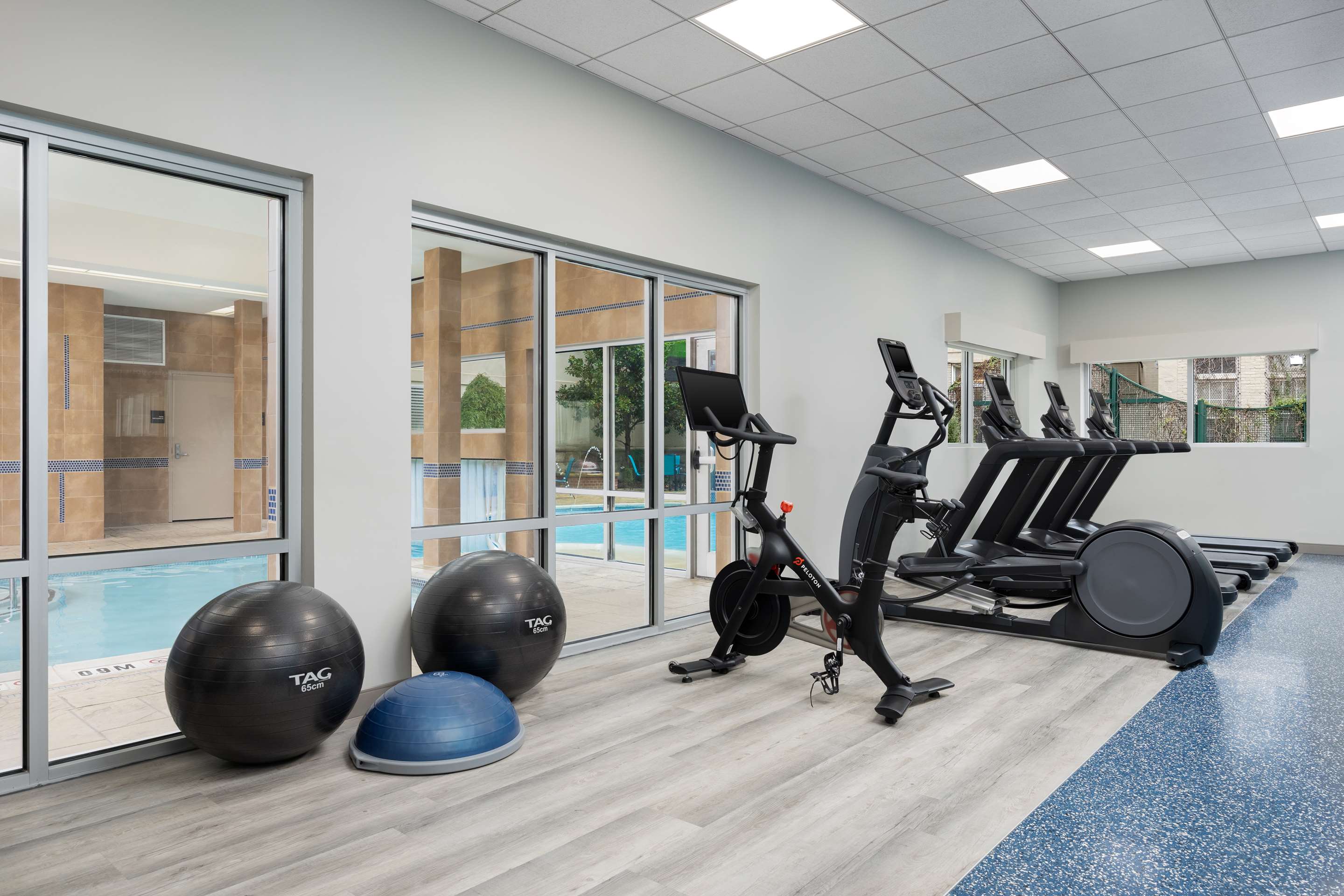 Health club fitness center gym | Hampton Inn & Suites Chattanooga/Downtown