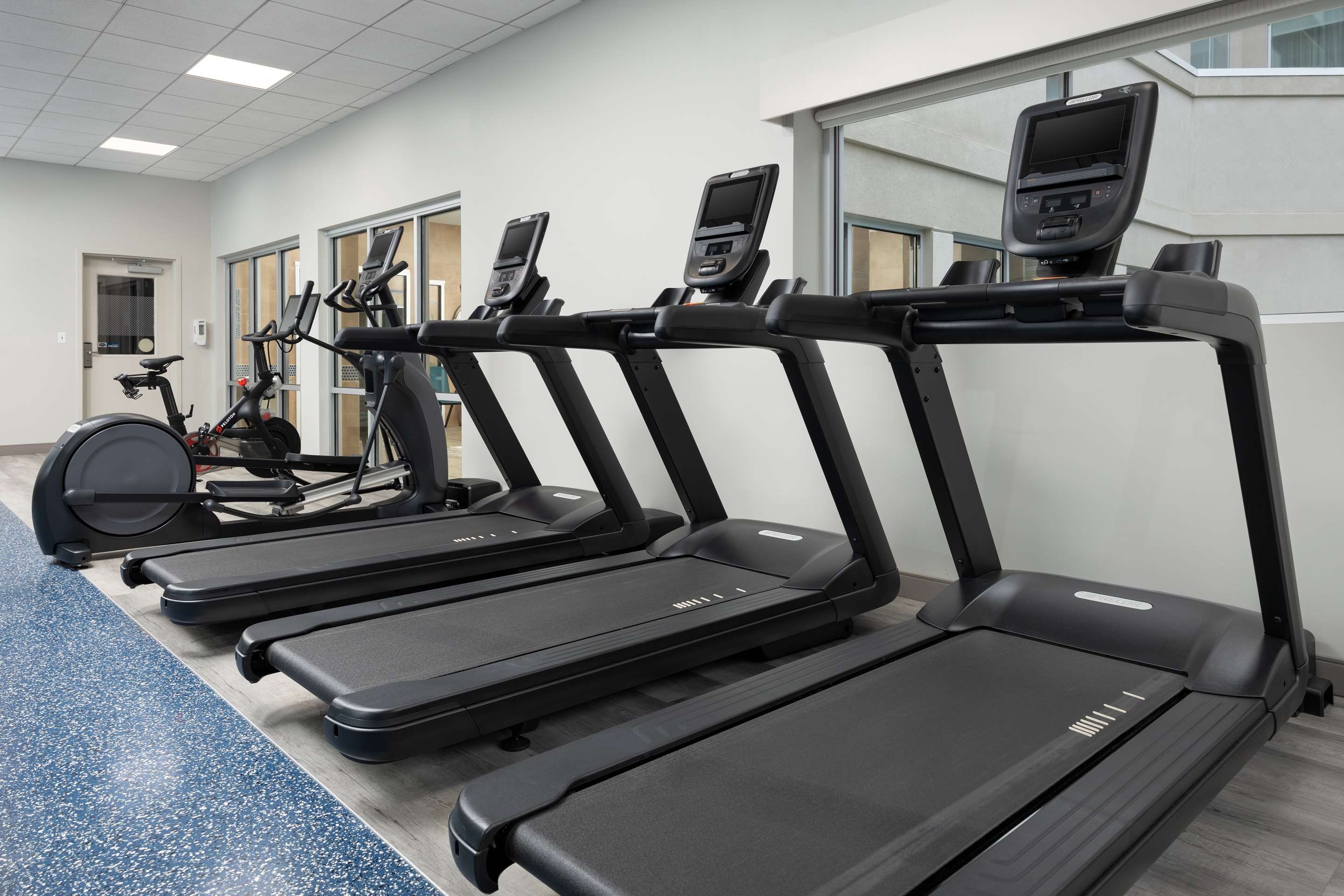 Health club fitness center gym | Hampton Inn & Suites Chattanooga/Downtown