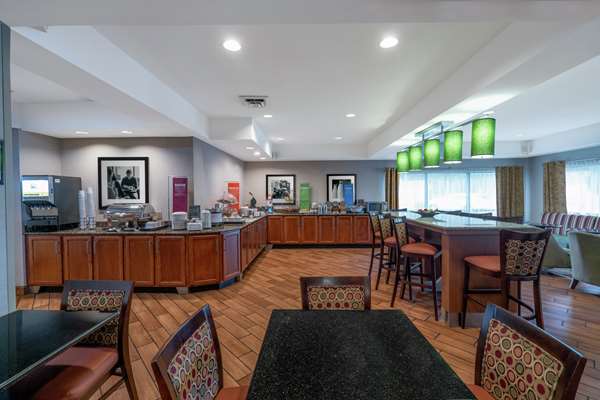Restaurant - Hampton Inn Hixson