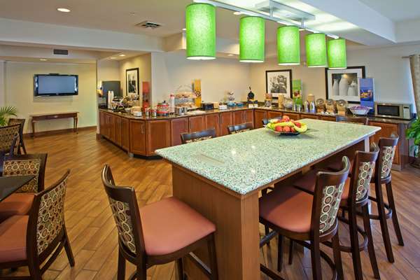 Restaurant - Hampton Inn Hixson
