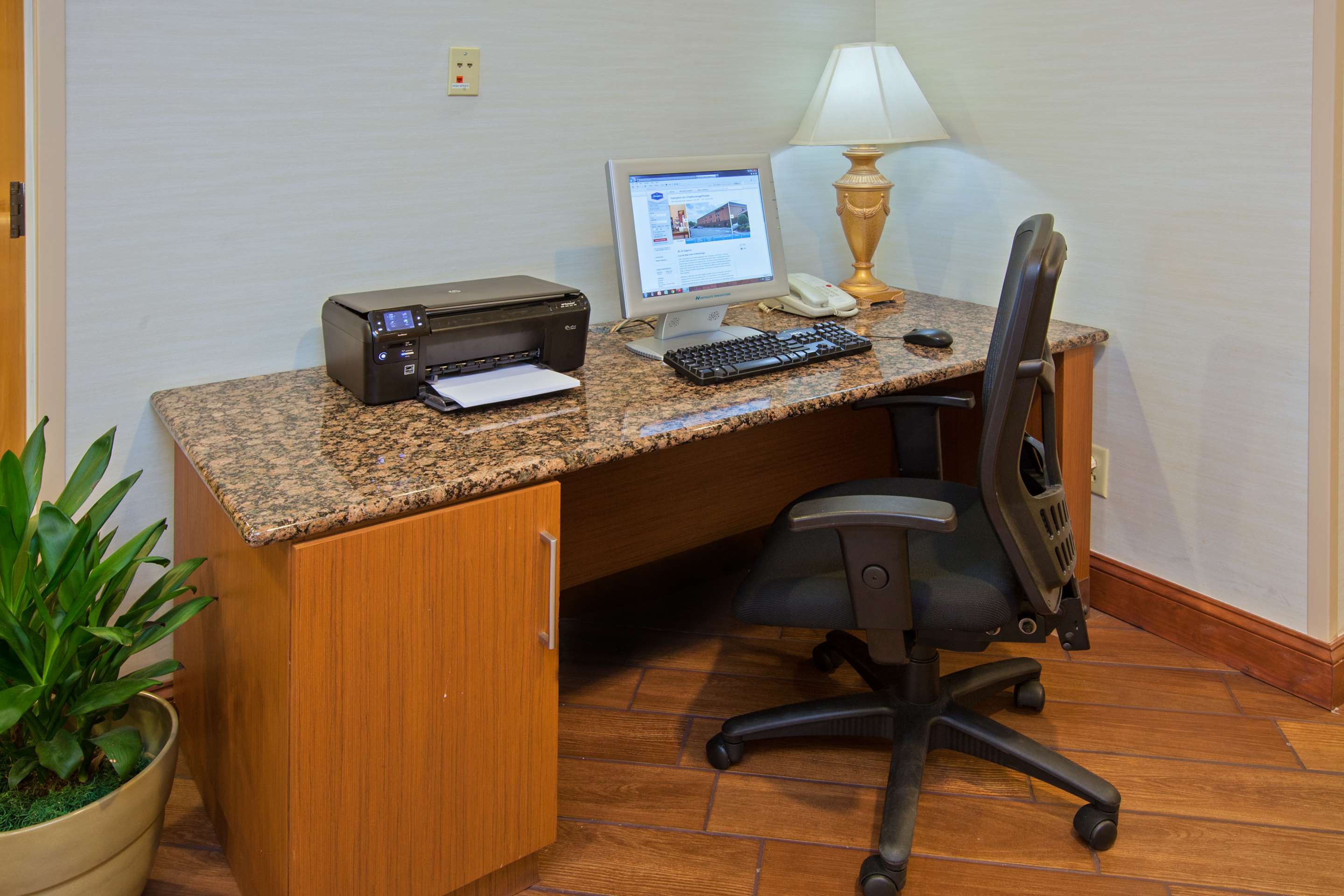 Business Center | Hampton Inn Chattanooga/Hixson
