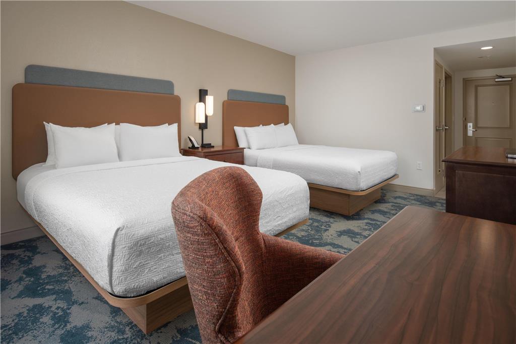 Hampton Inn Kimball, TN-guestroom-Guest Room,On-Site.jpg