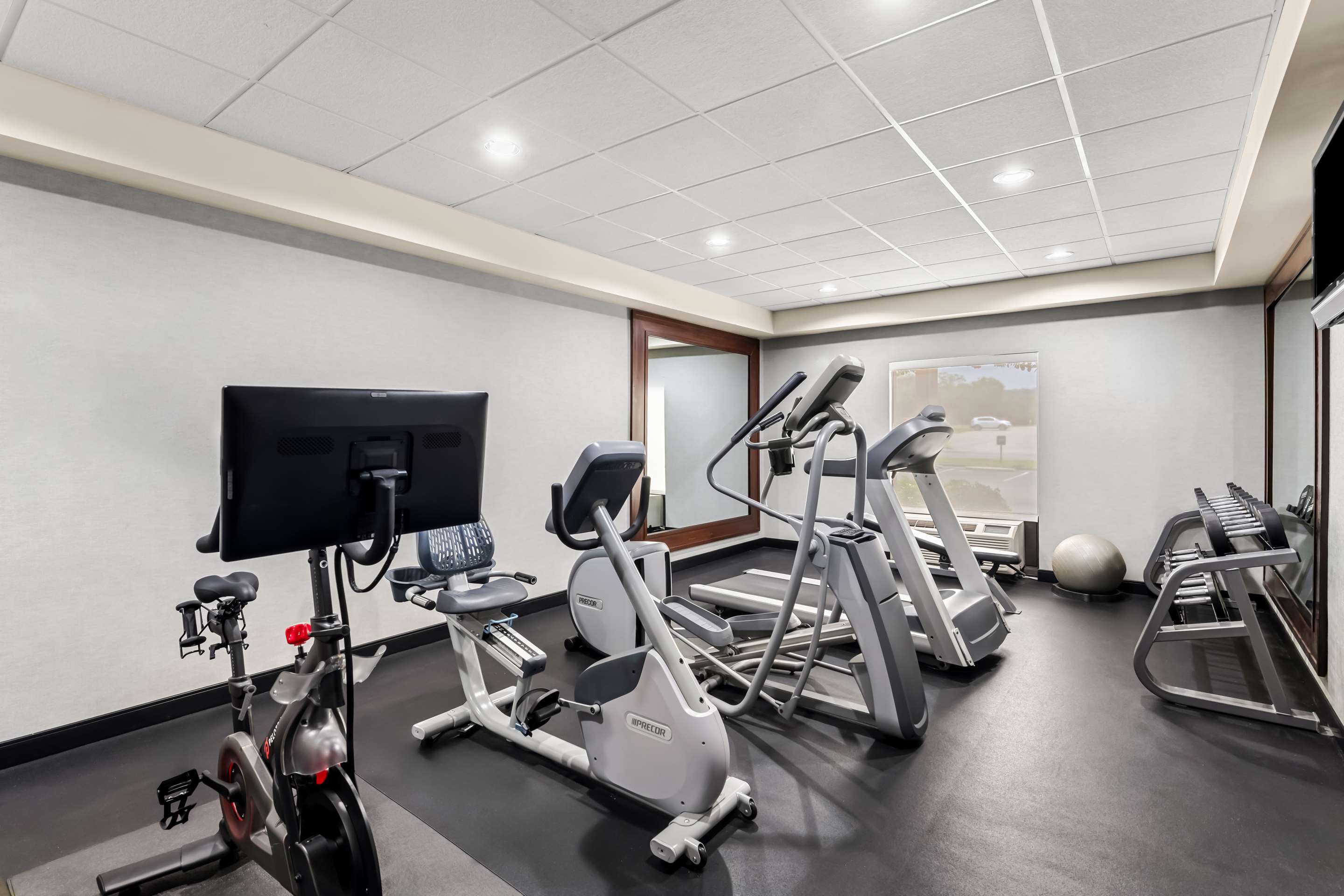 Health club fitness center gym | Hampton Inn Chattanooga - North/Ooltewah