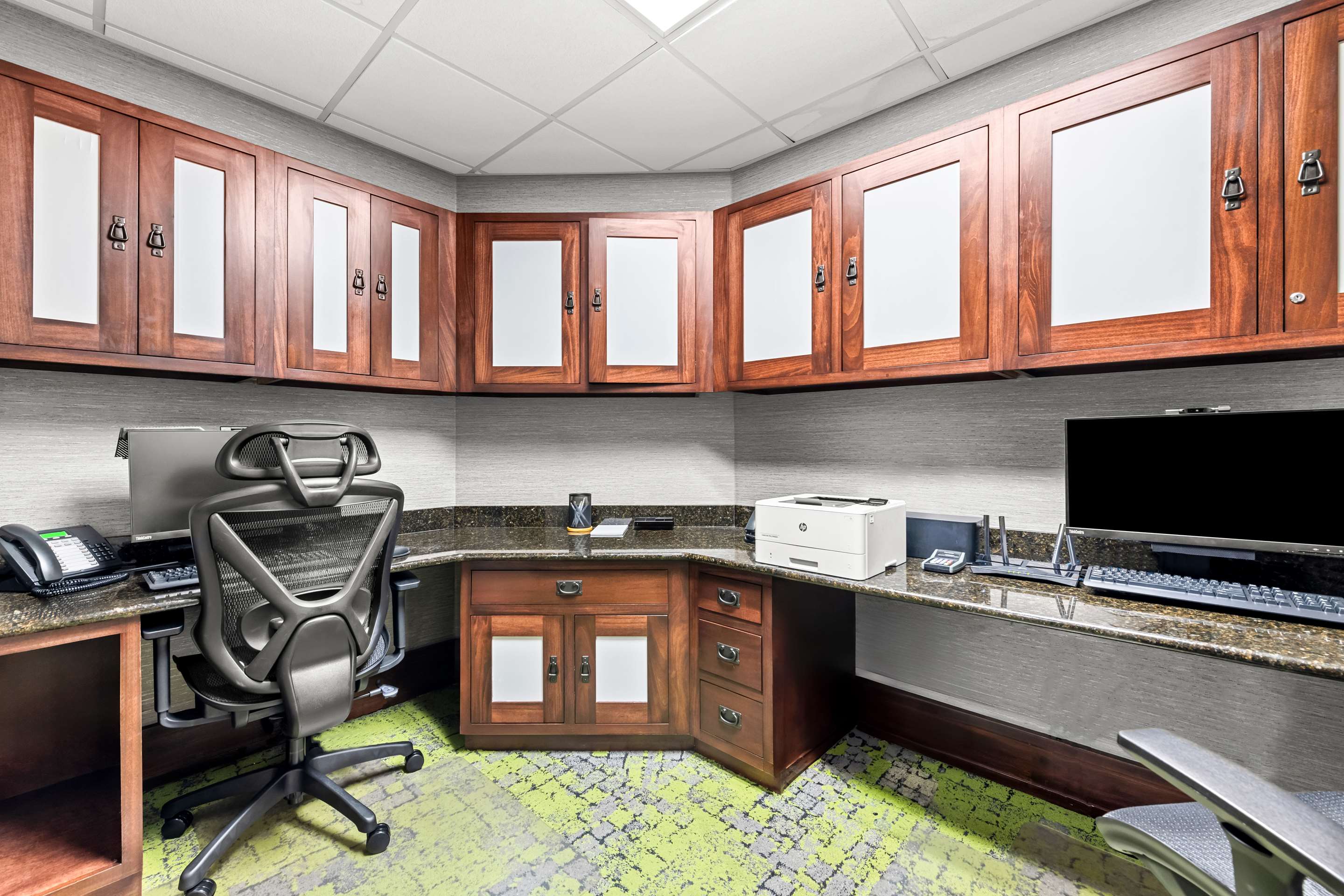 Business Center | Hampton Inn Chattanooga - North/Ooltewah