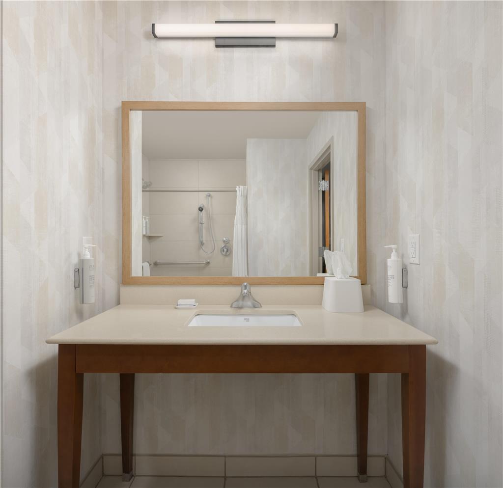 Hampton Inn Cleveland, Tennessee-guestroom-Guest Room,Bathroom,On-Site.jpg