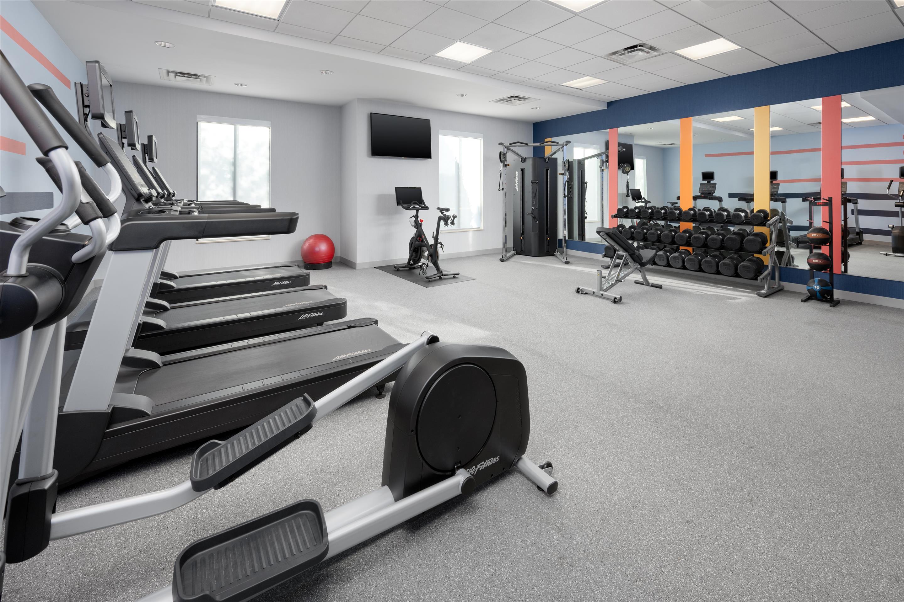 Health club fitness center gym | Hampton Inn Cleveland Tennessee