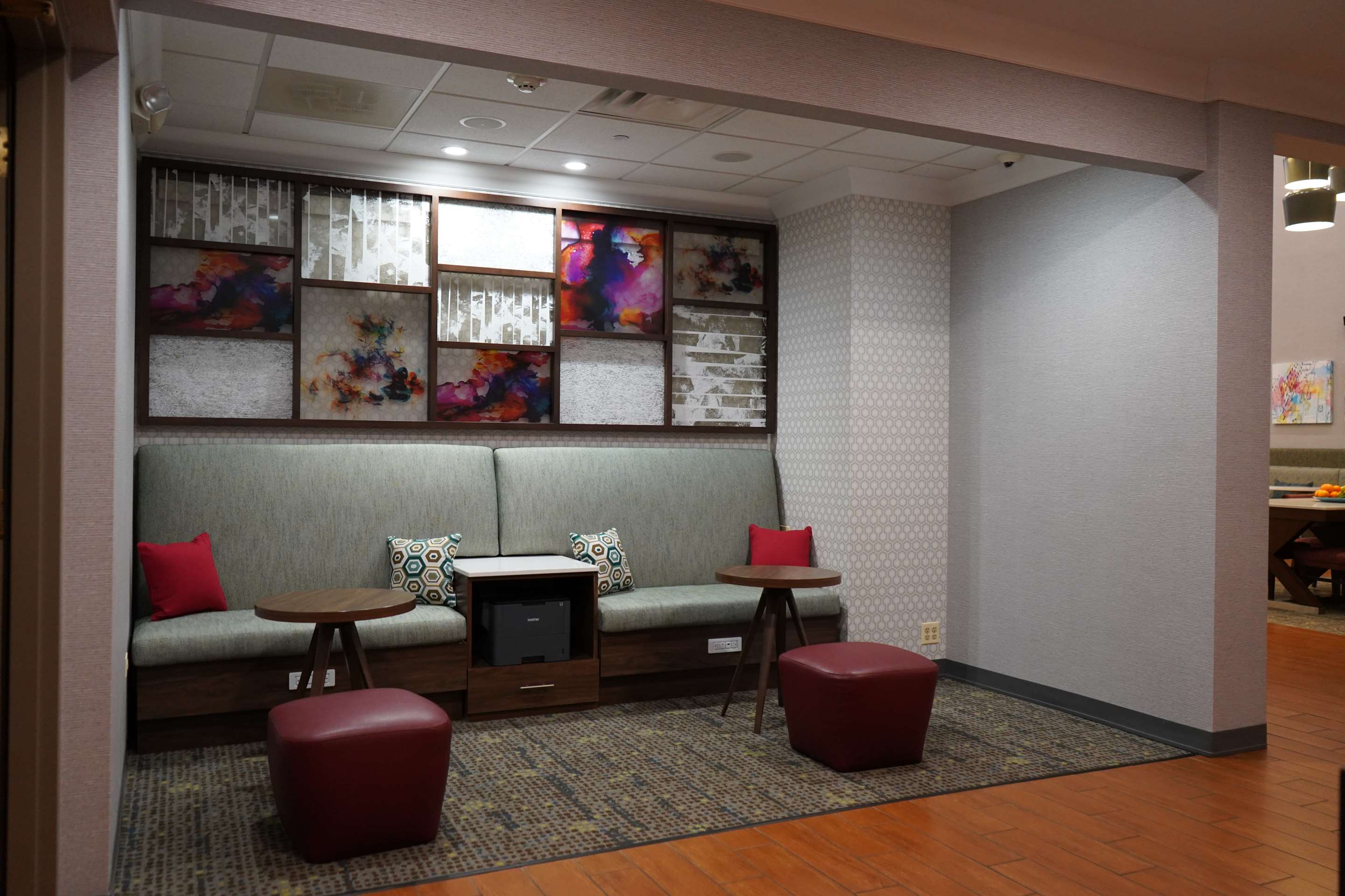 Lobby | Hampton Inn & Suites Chicago/Aurora