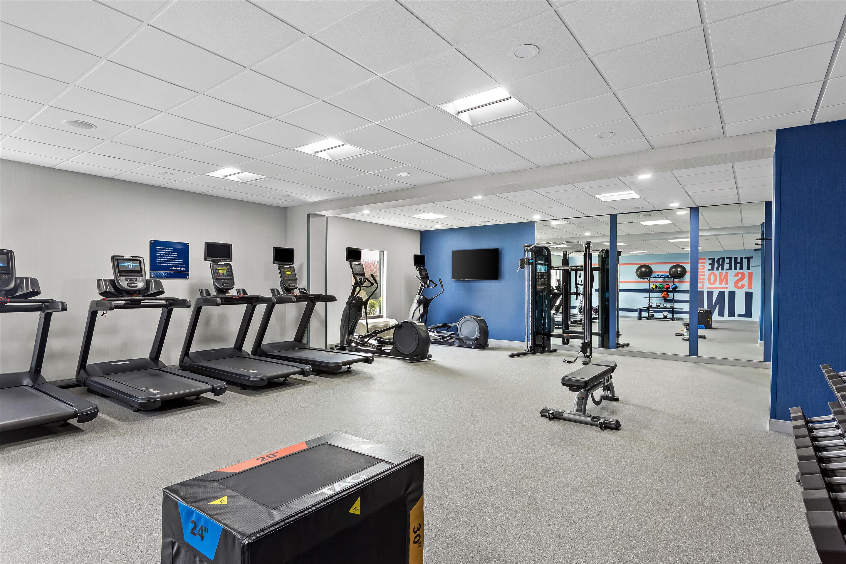 Health club fitness center gym | Hampton Inn & Suites Bolingbrook