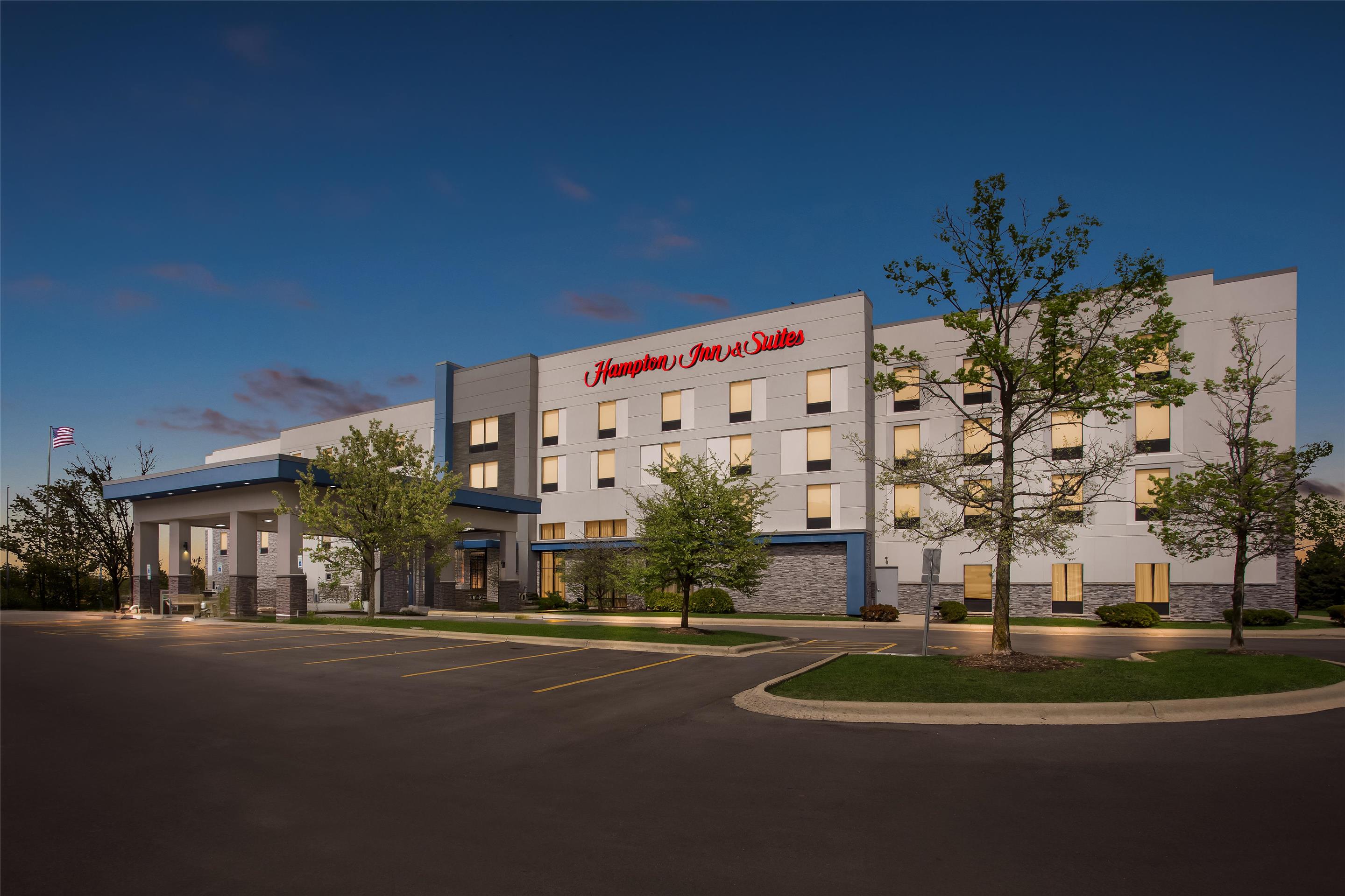 Exterior | Hampton Inn & Suites Bolingbrook