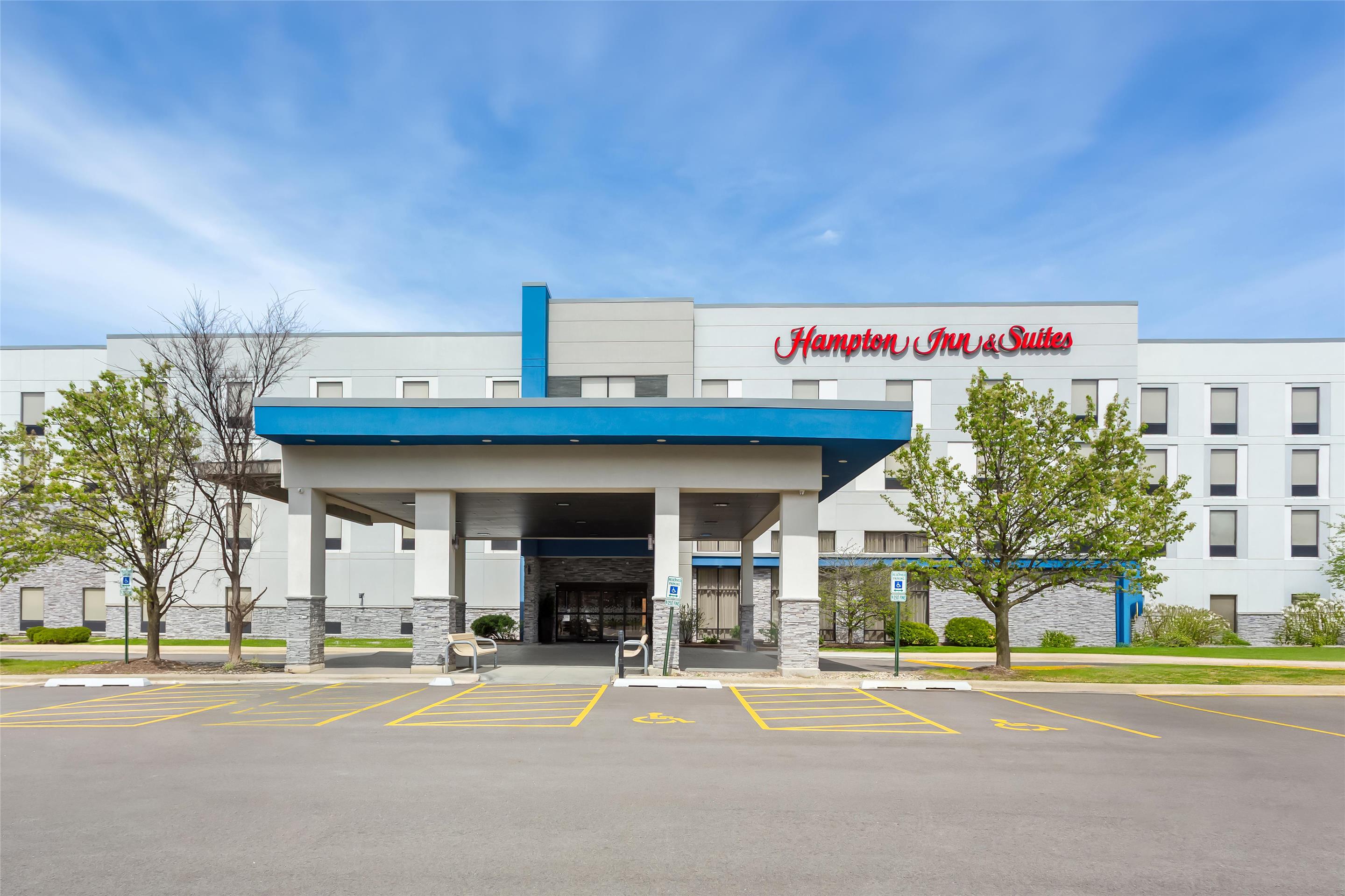 Exterior | Hampton Inn & Suites Bolingbrook