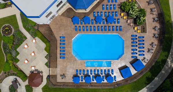 Pool - Hilton Oak Brook Hills Resort & Conference Center