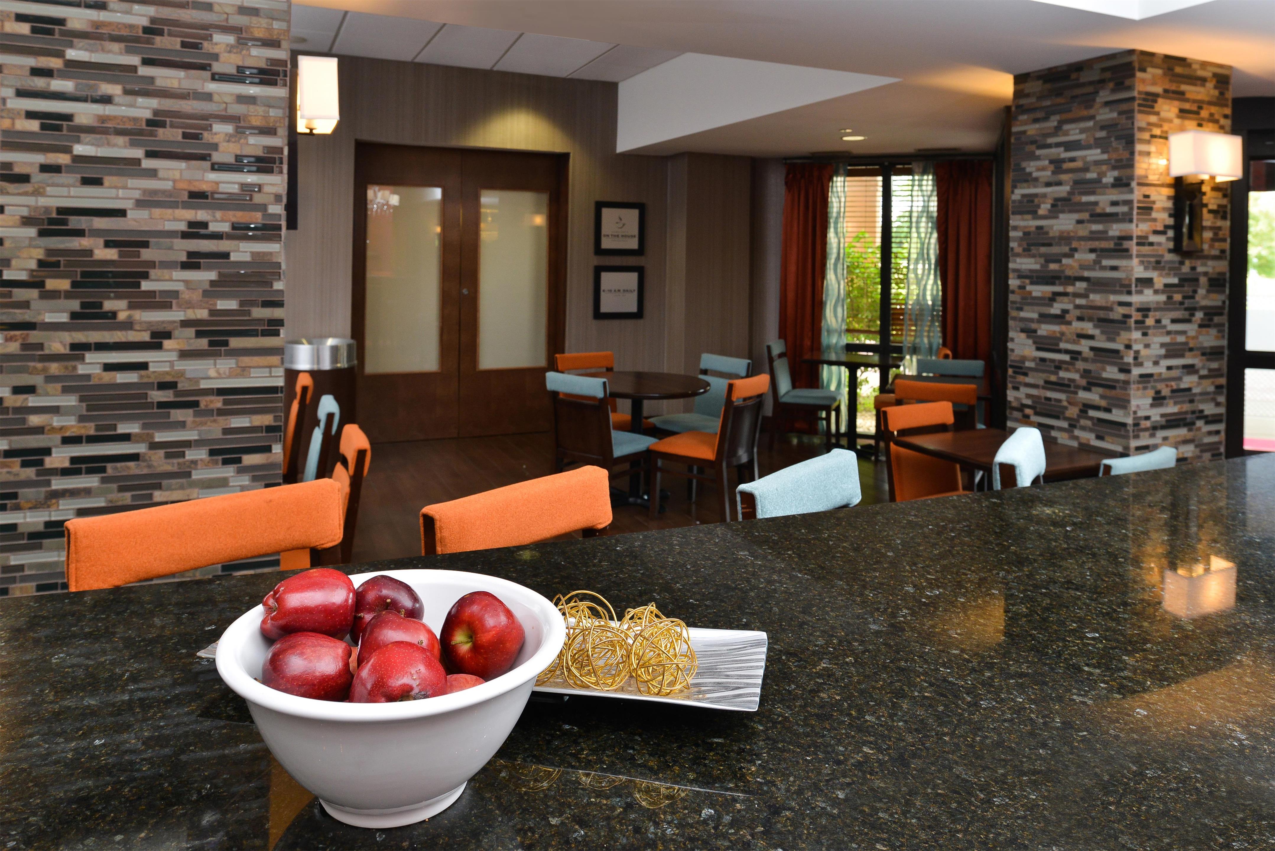 Reception | Hampton Inn Chicago-Carol Stream