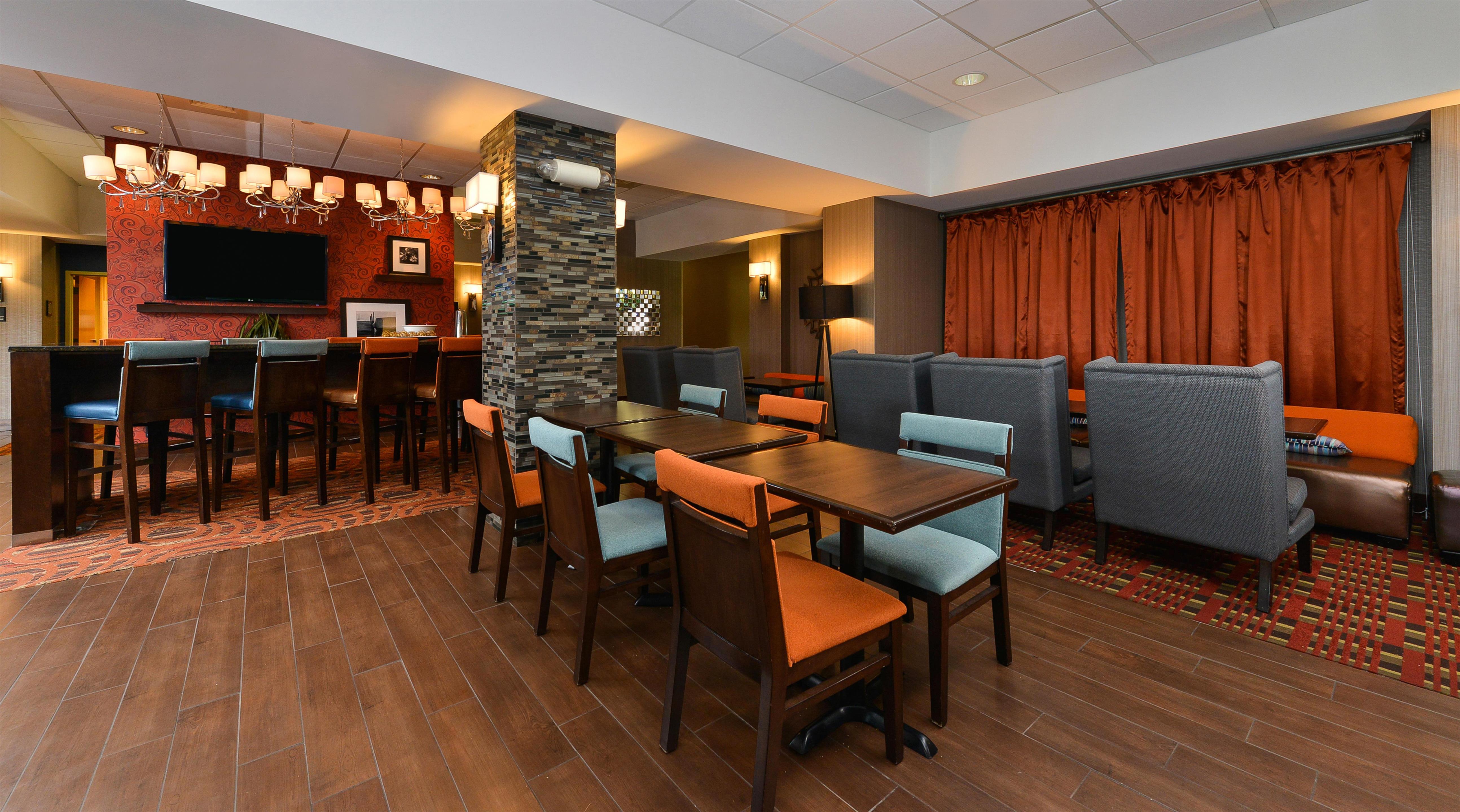 Reception | Hampton Inn Chicago-Carol Stream