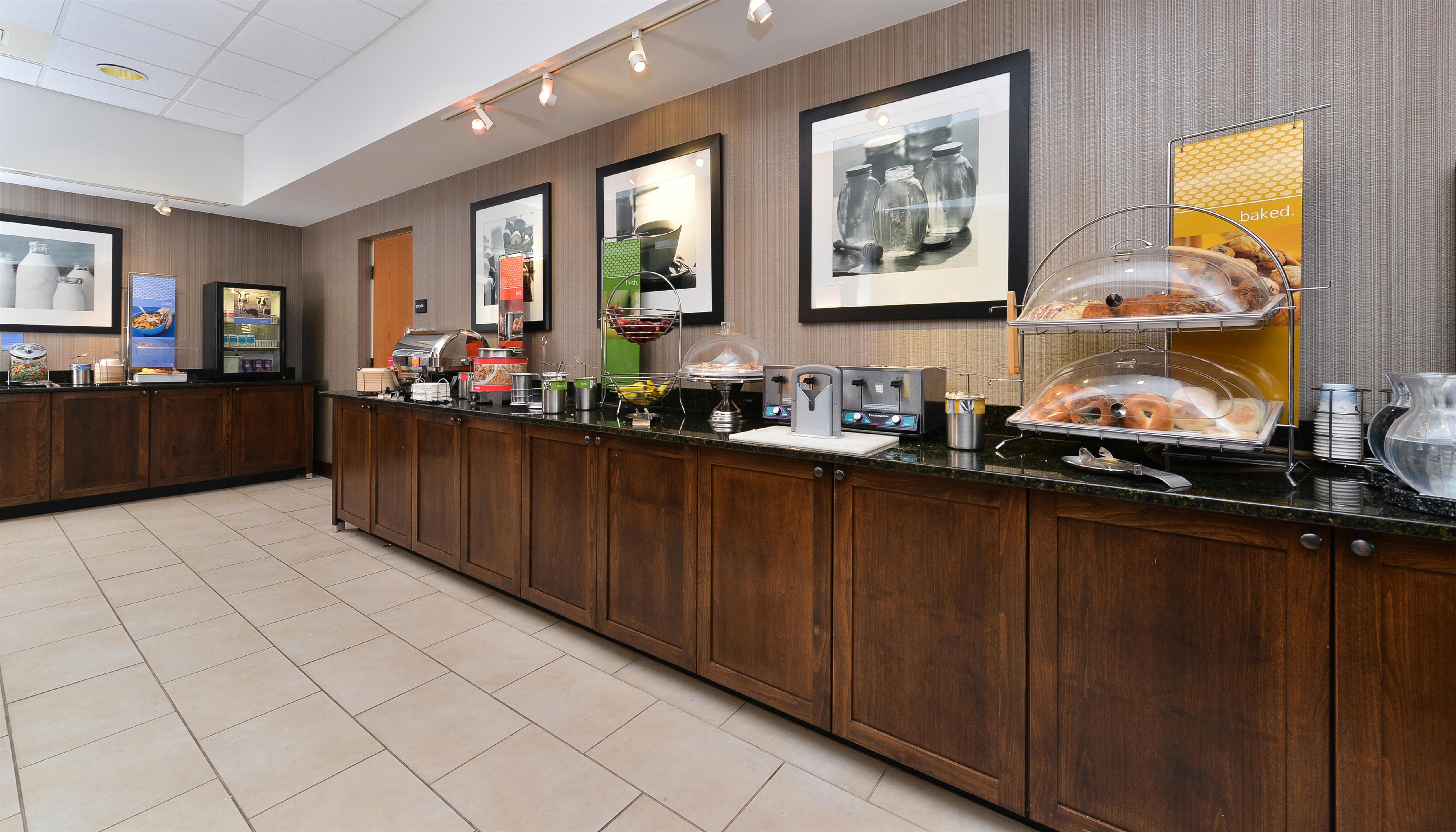 Restaurant | Hampton Inn Chicago-Carol Stream