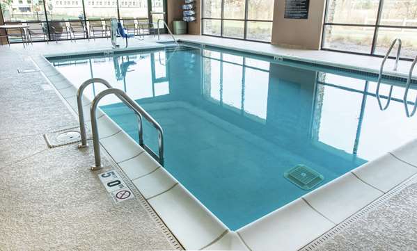 Pool - Hampton Inn & Suites Deer Park