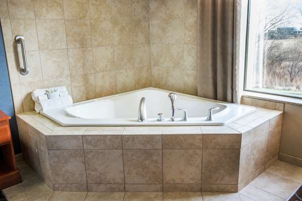  - Hampton Inn & Suites Deer Park