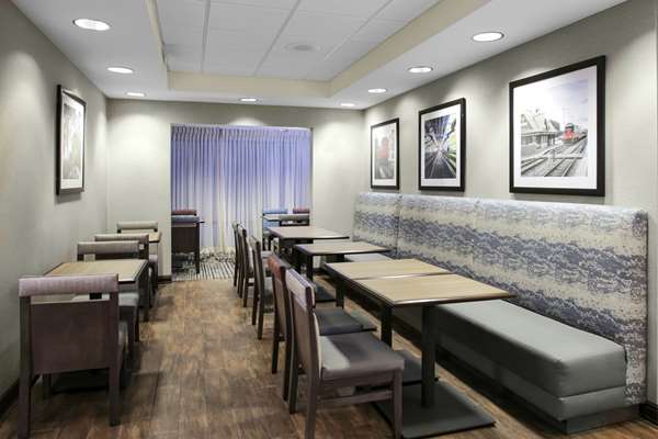 Restaurant - Hampton Inn Elgin - I-90, Exit 54