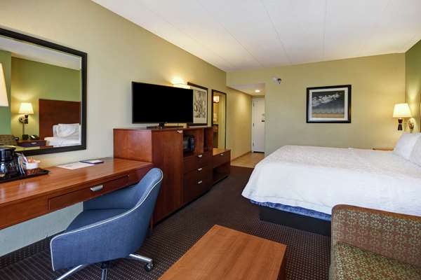  - Hampton Inn Gurnee - I-94, Exit 8