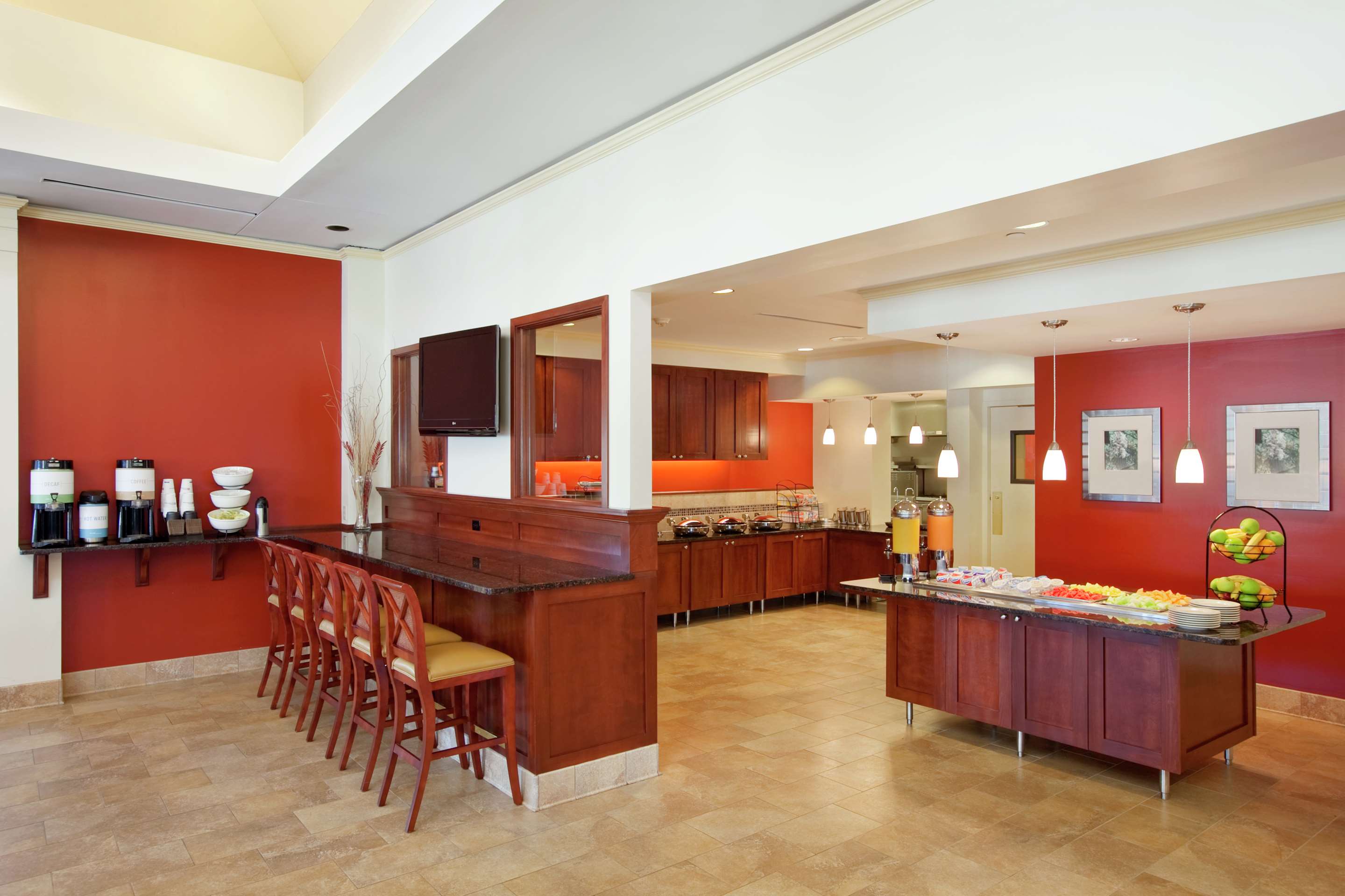 Breakfast Area | Hilton Garden Inn Oakbrook Terrace