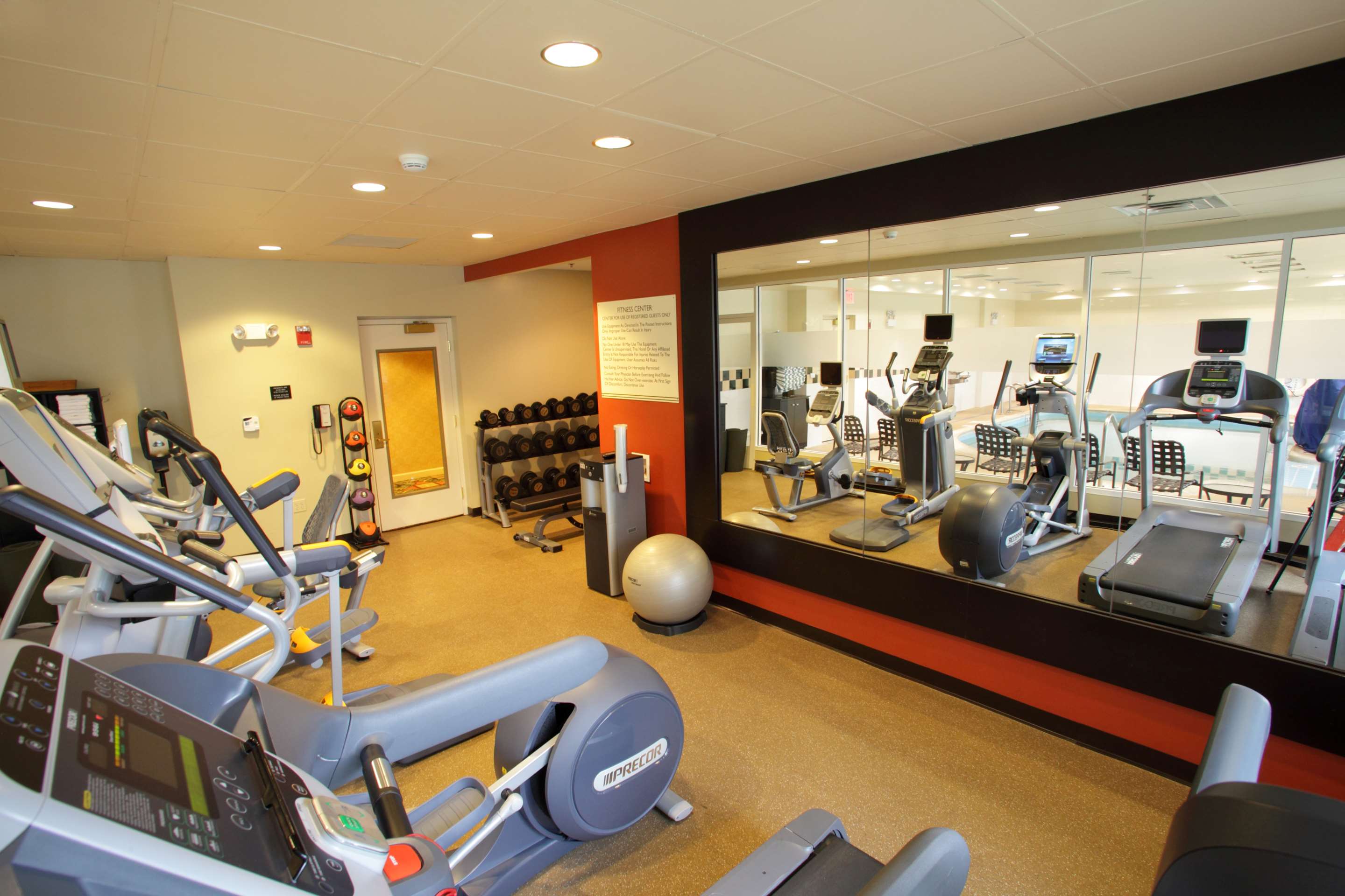 Health club fitness center gym | Hilton Garden Inn Oakbrook Terrace