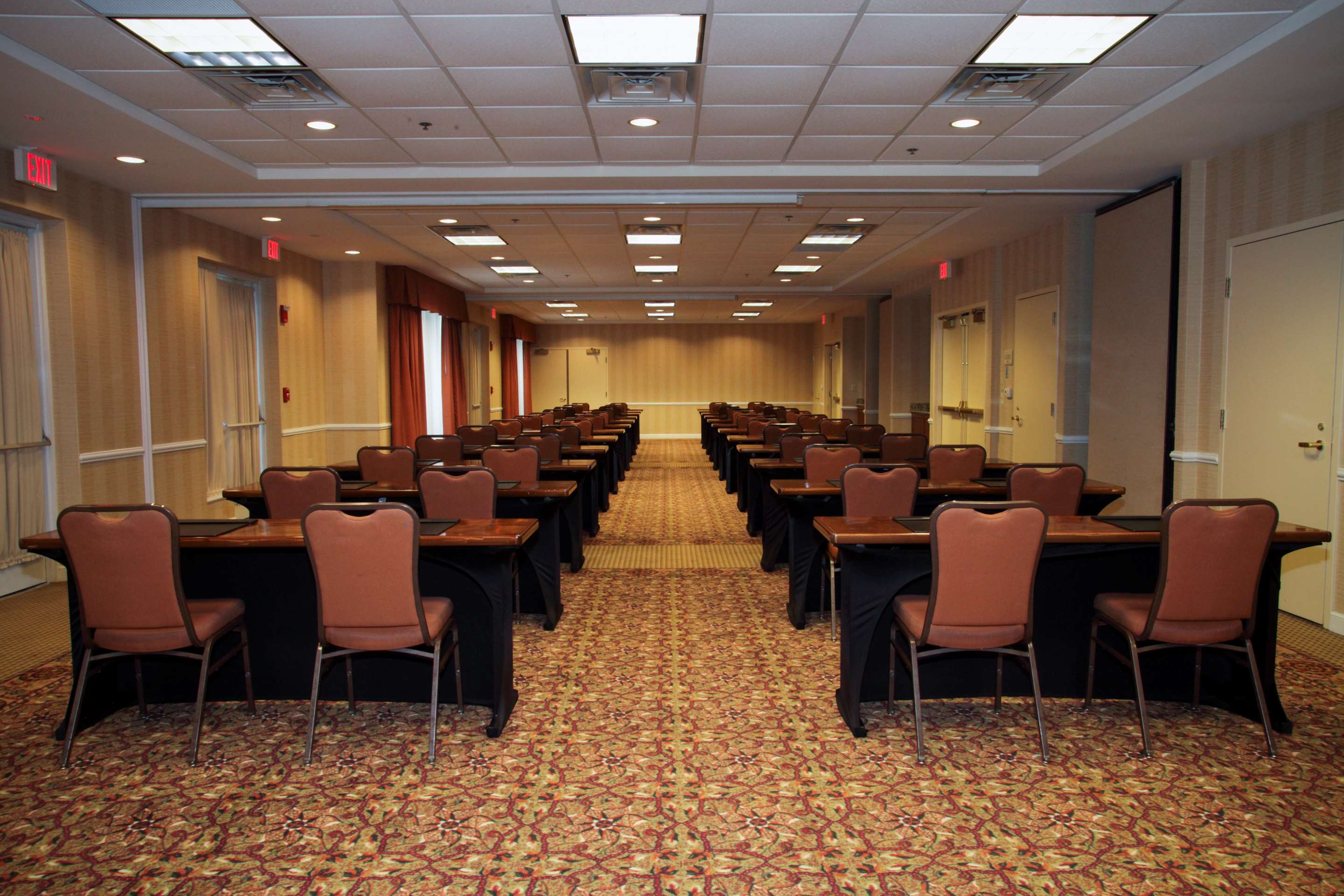 Meeting Room | Hilton Garden Inn Oakbrook Terrace