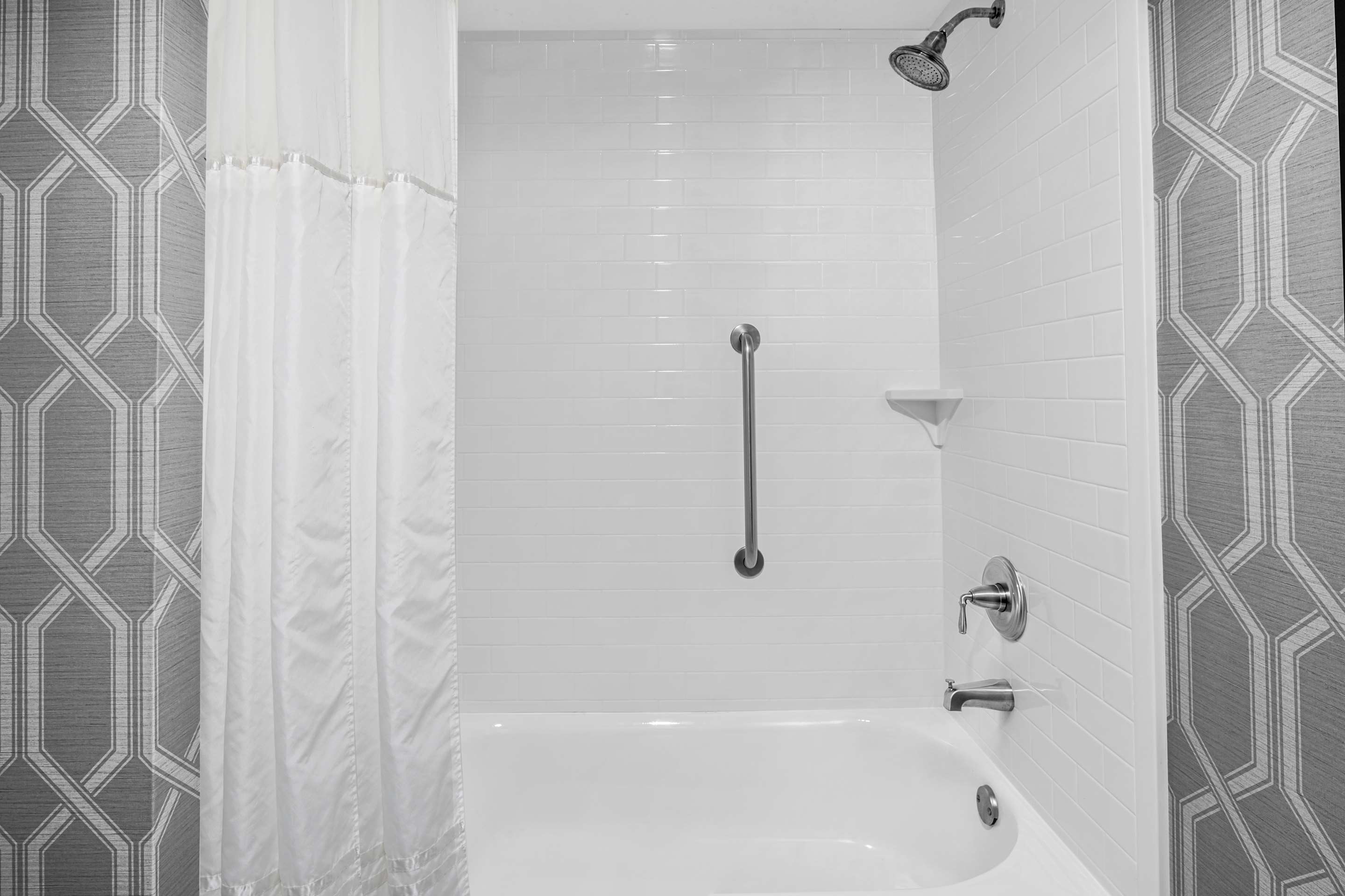 Guest room bath