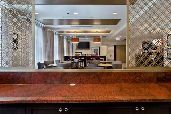 Restaurant - Hampton Inn Majestic Theatre District Chicago