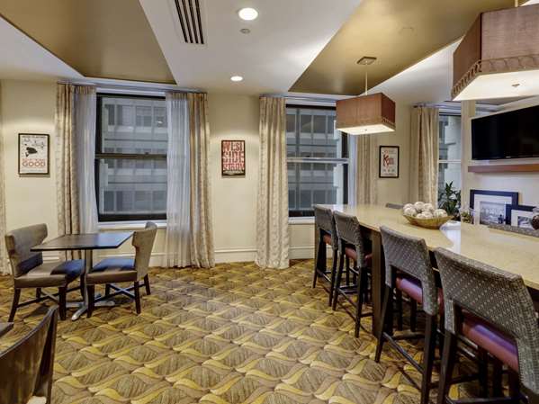 Amenities - Hampton Inn Majestic Theatre District Chicago