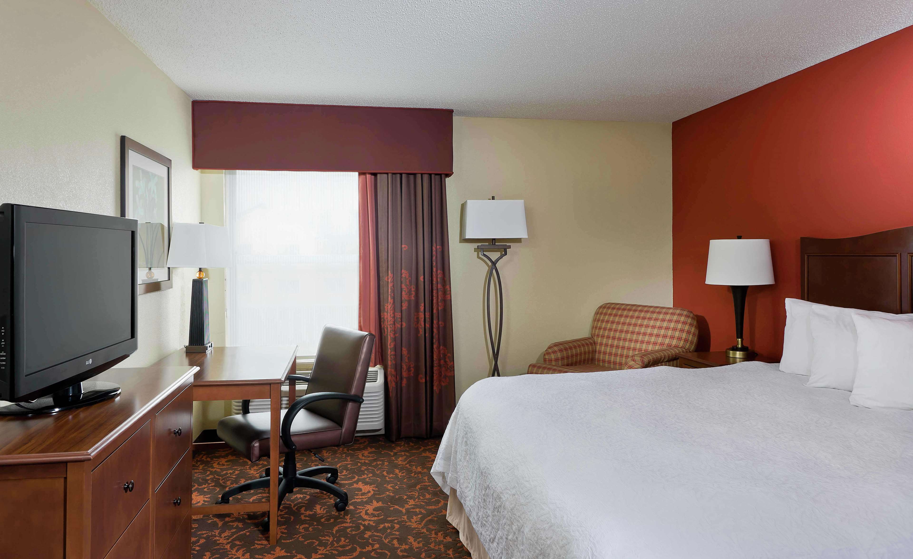 Hampton Inn Chicago-Tinley Park Room Type - KING STANDARD-NON SMOKING