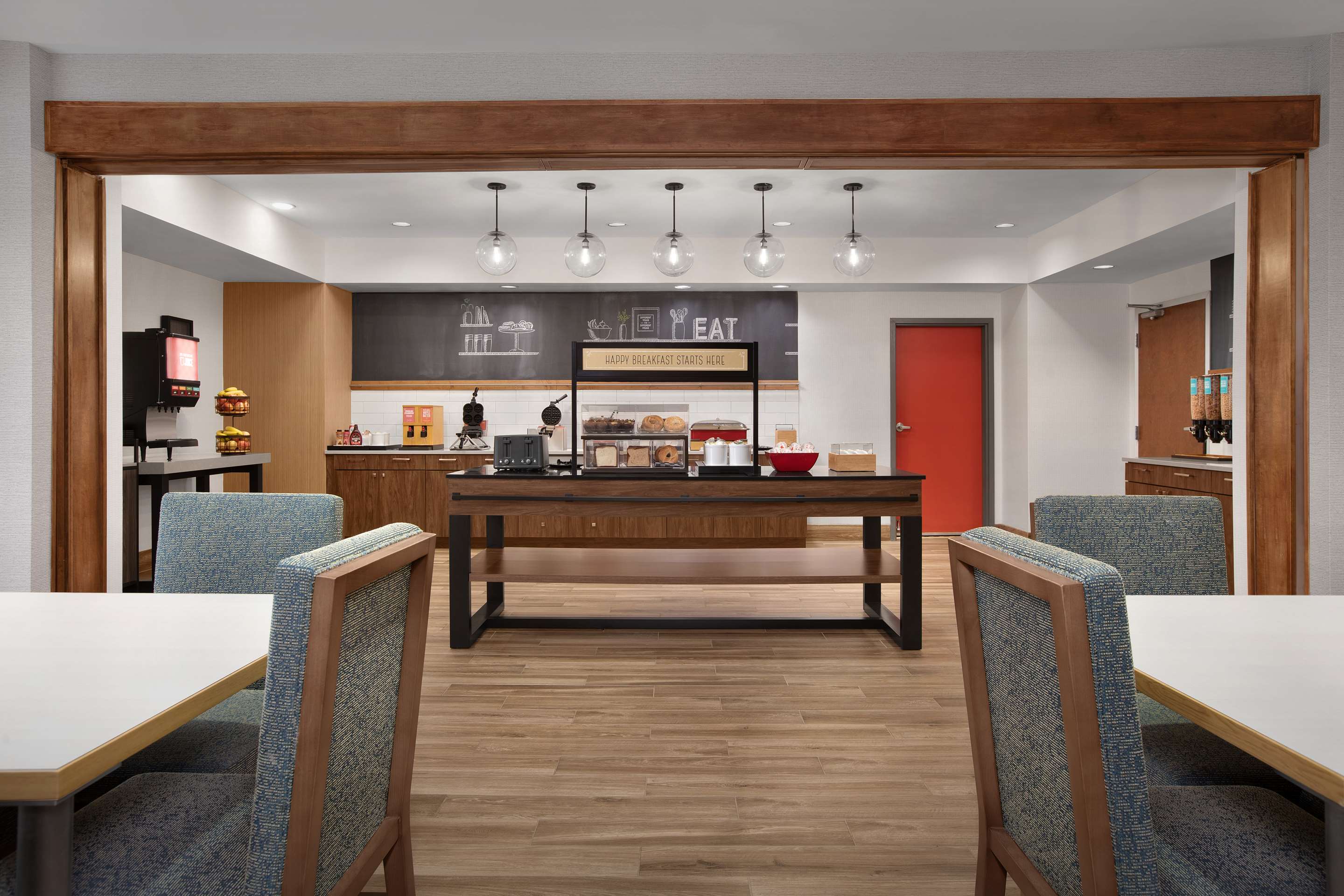 Breakfast Area | Hampton Inn Yorkville