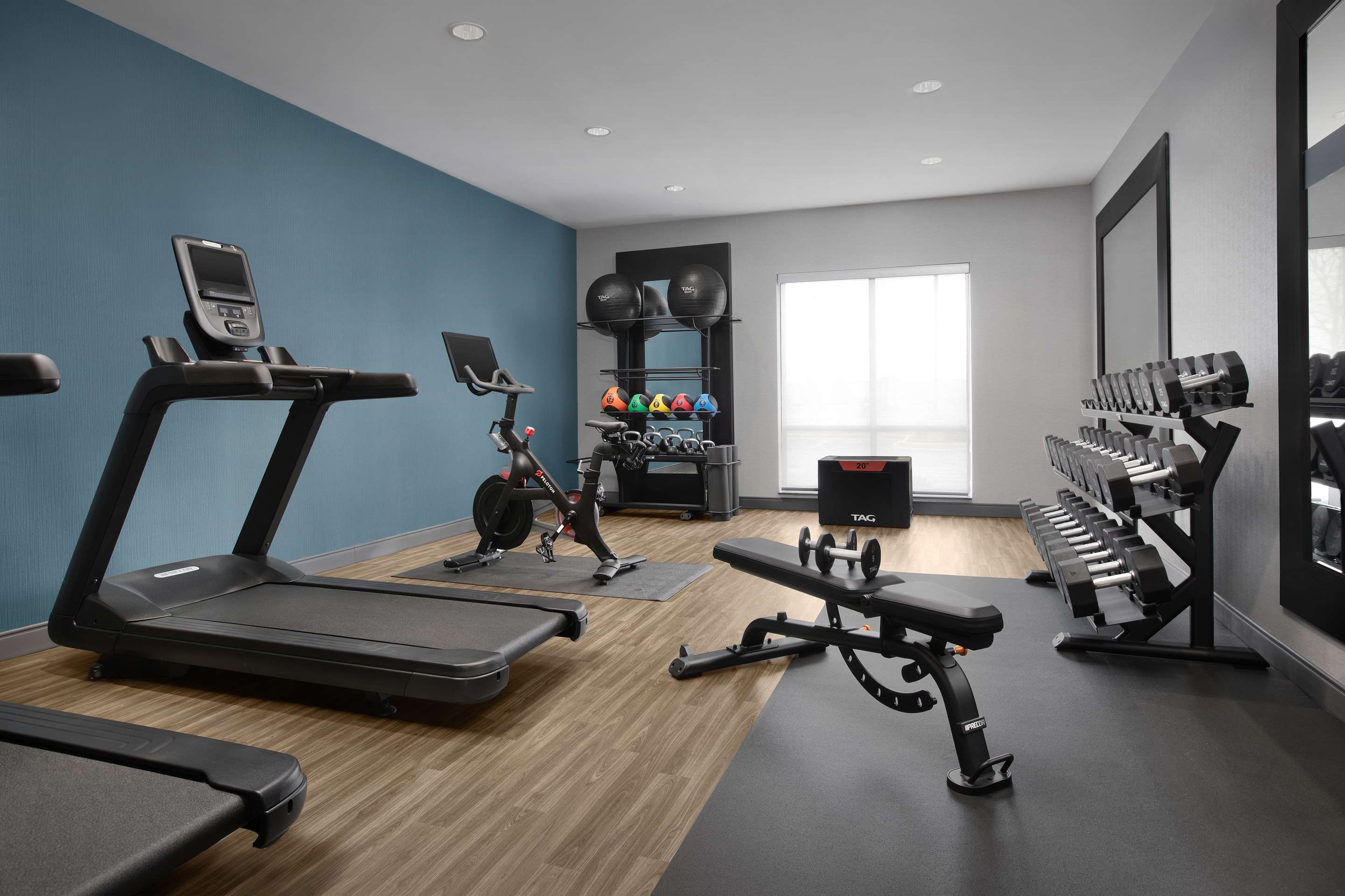 Health club fitness center gym | Hampton Inn Yorkville