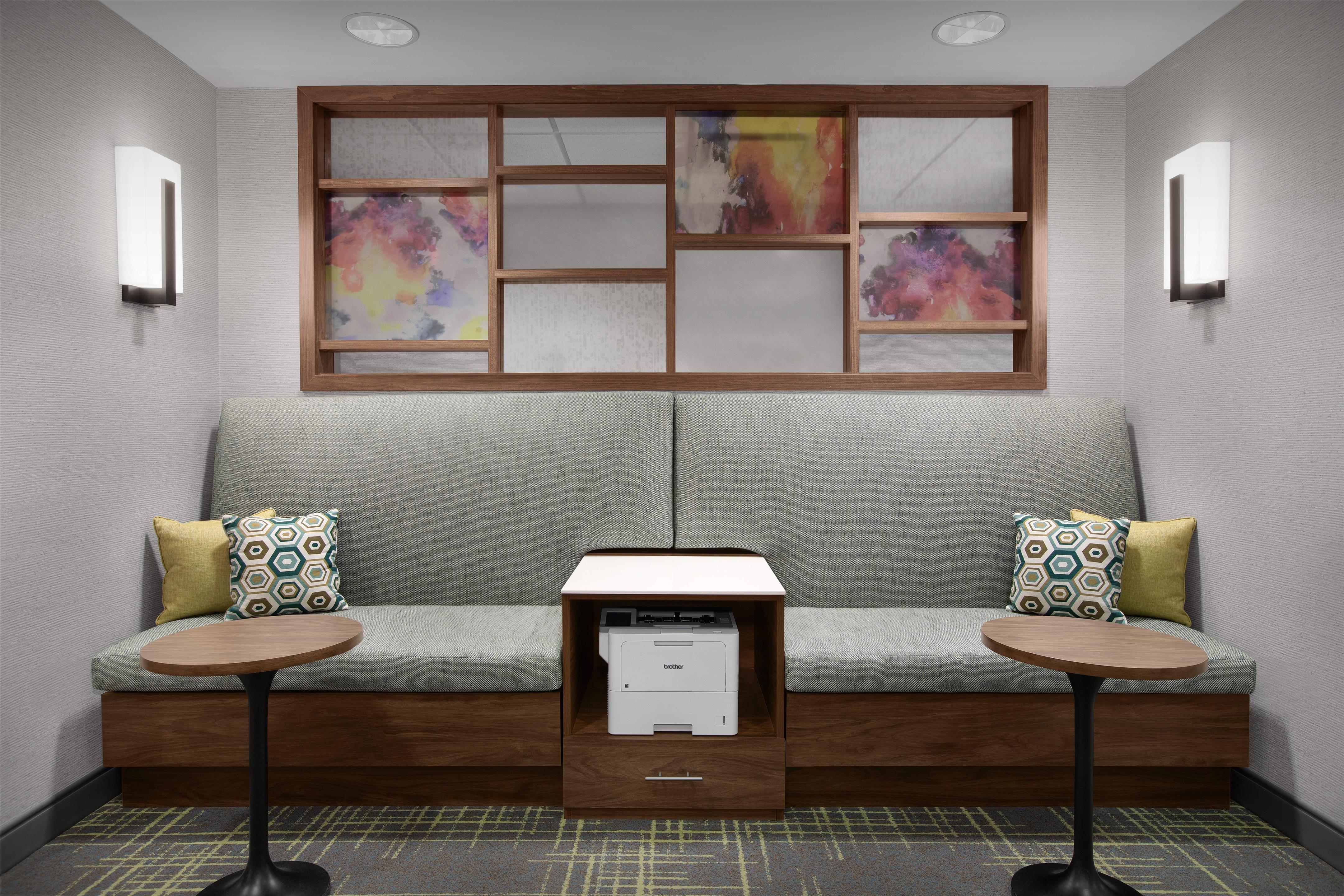 Business Center | Hampton Inn Yorkville