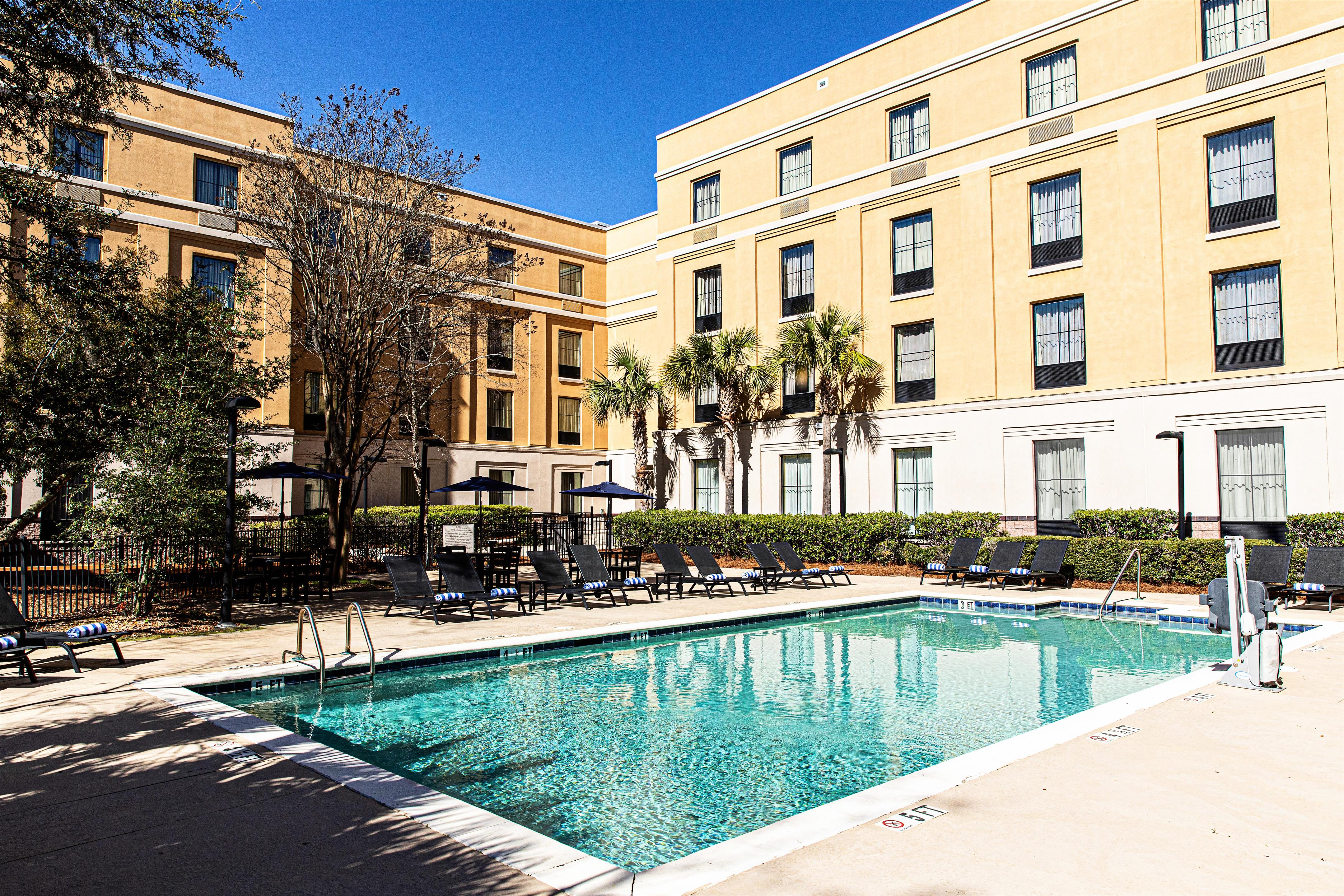 Pool | Hampton Inn Charleston - Daniel Island