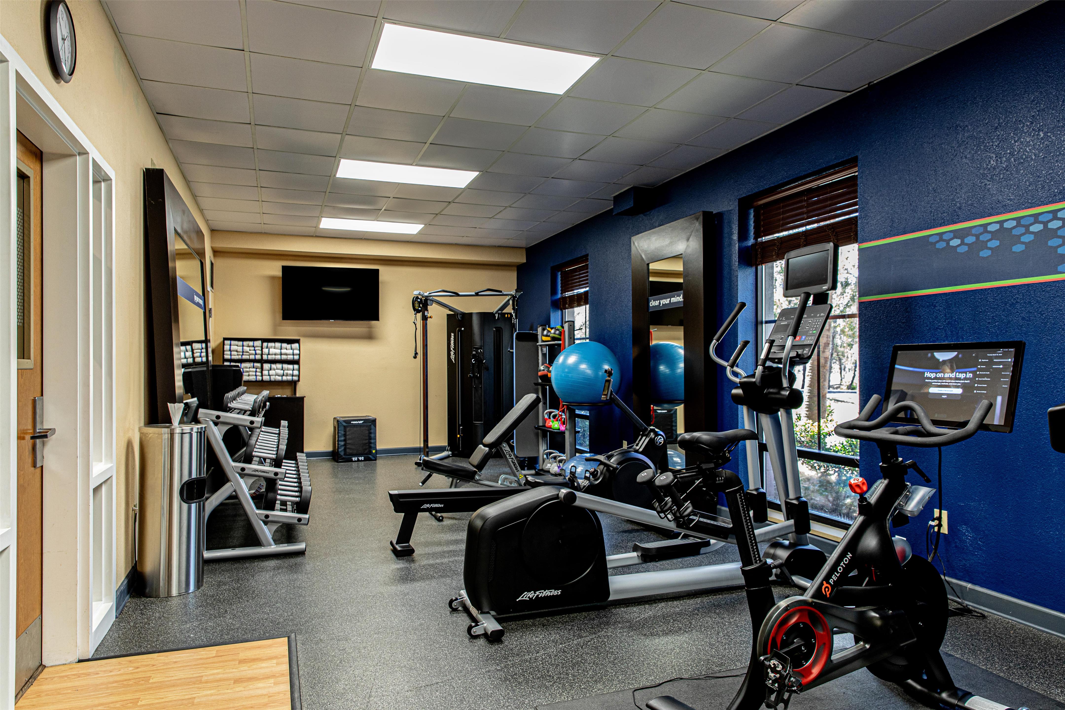 Health club fitness center gym | Hampton Inn Charleston - Daniel Island