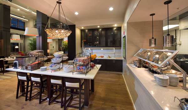 Amenities - Hilton Garden Inn Waterfront Charleston