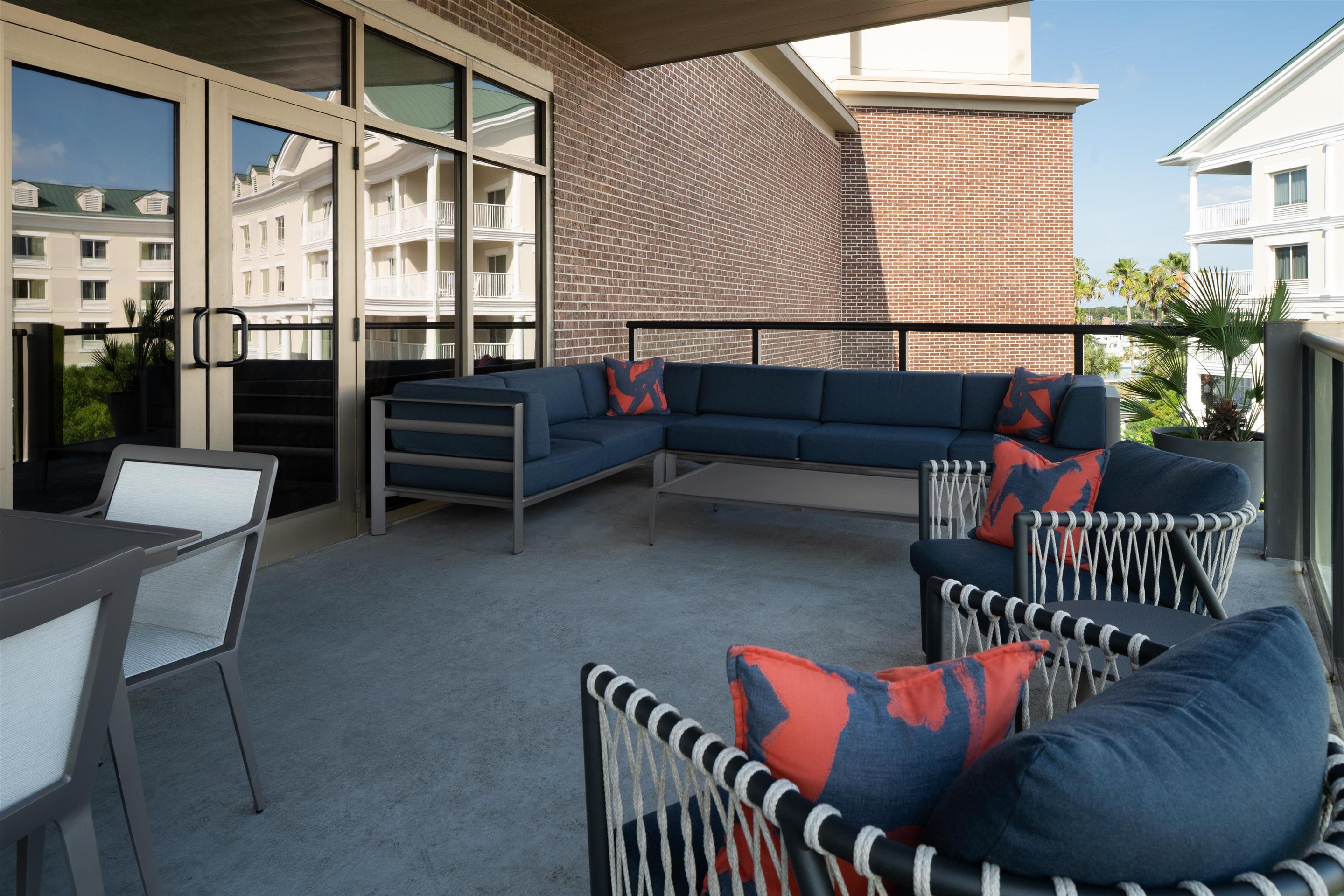 Exterior | Hilton Garden Inn Charleston Waterfront/Downtown