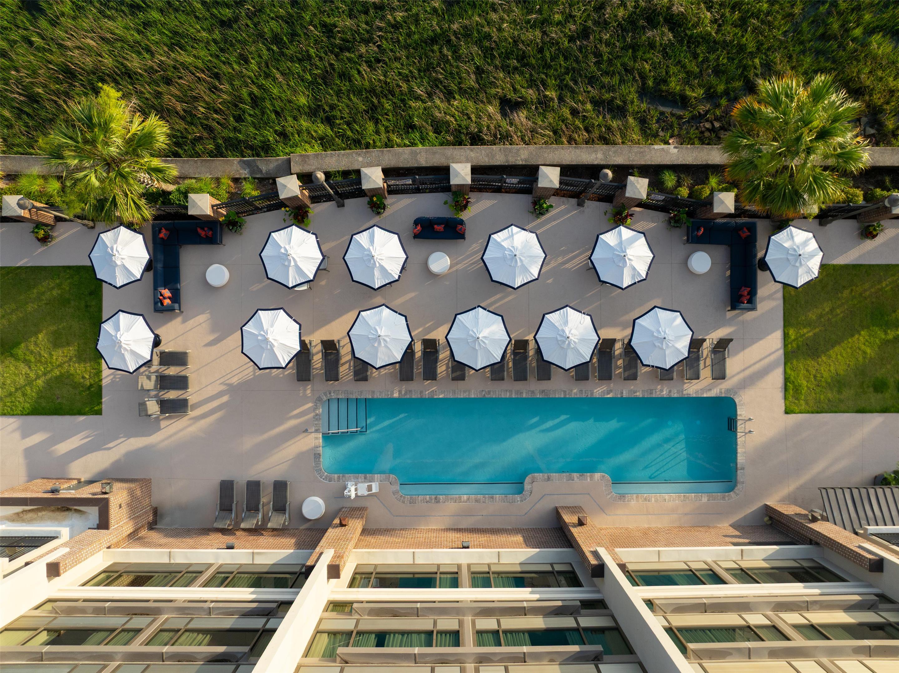Pool | Hilton Garden Inn Charleston Waterfront/Downtown