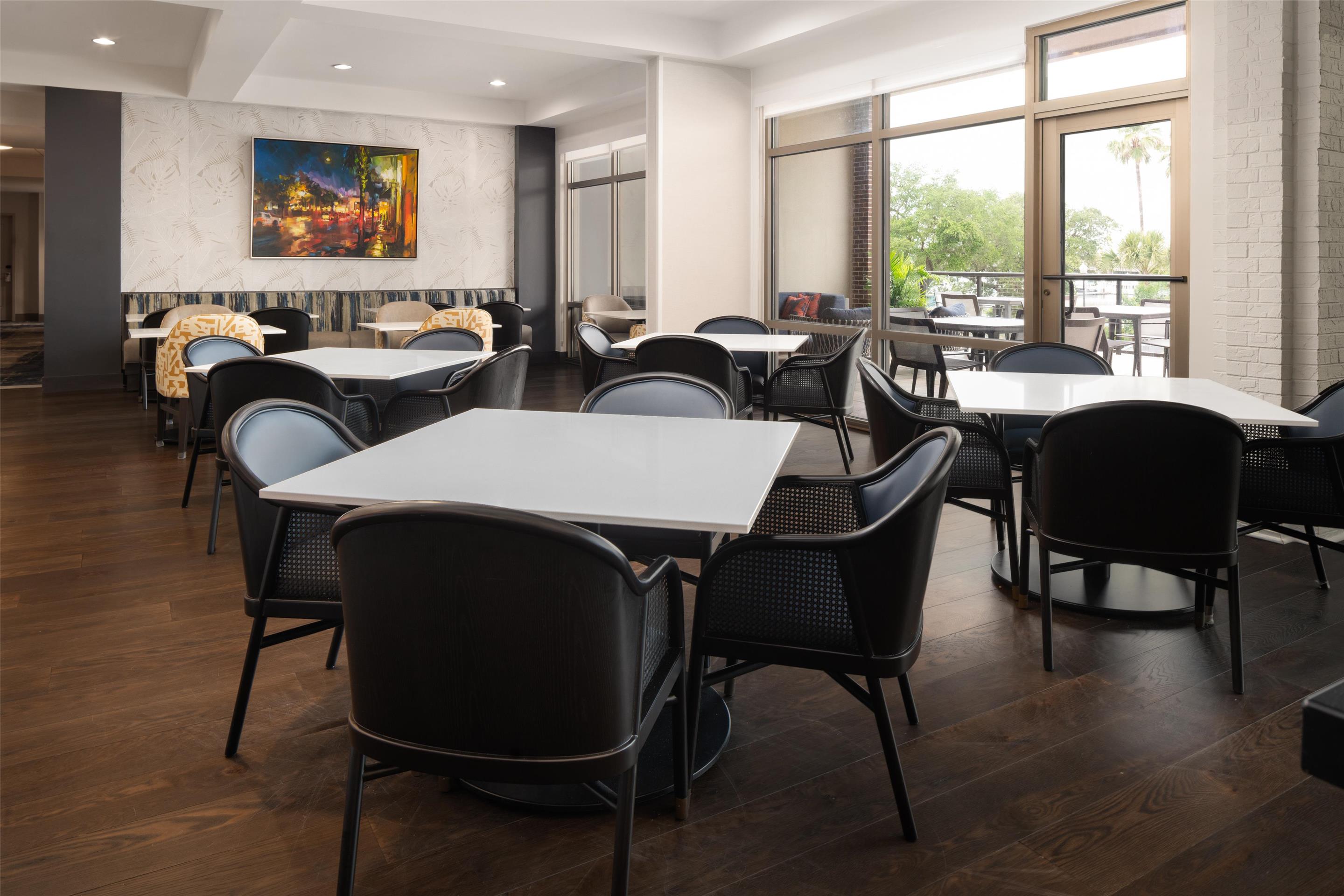 Restaurant | Hilton Garden Inn Charleston Waterfront/Downtown