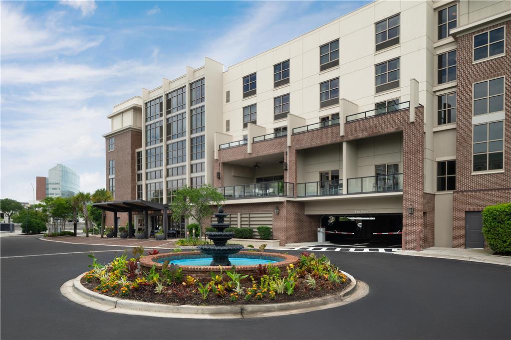 Hilton Garden Inn Charleston Waterfront