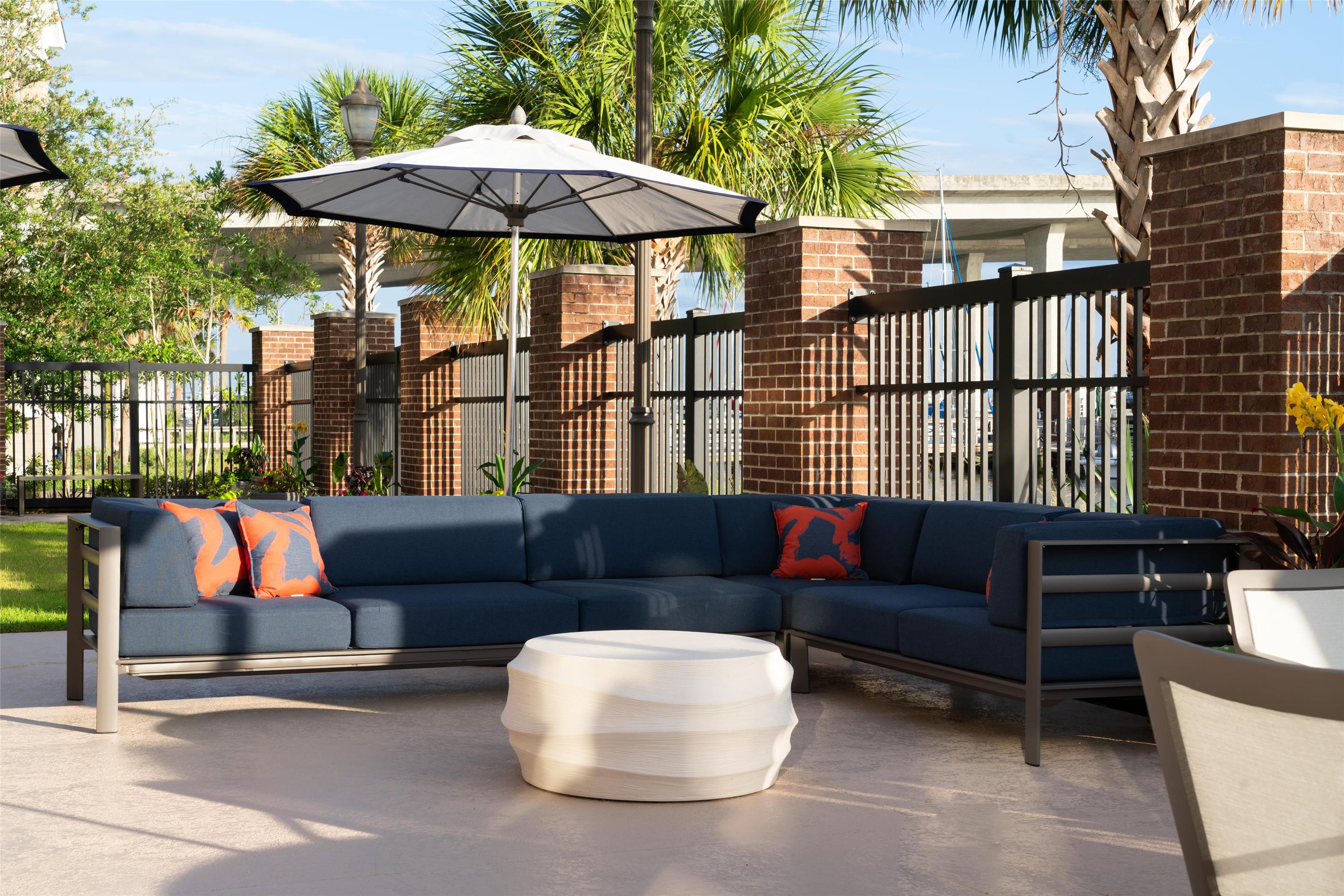 Exterior | Hilton Garden Inn Charleston Waterfront/Downtown