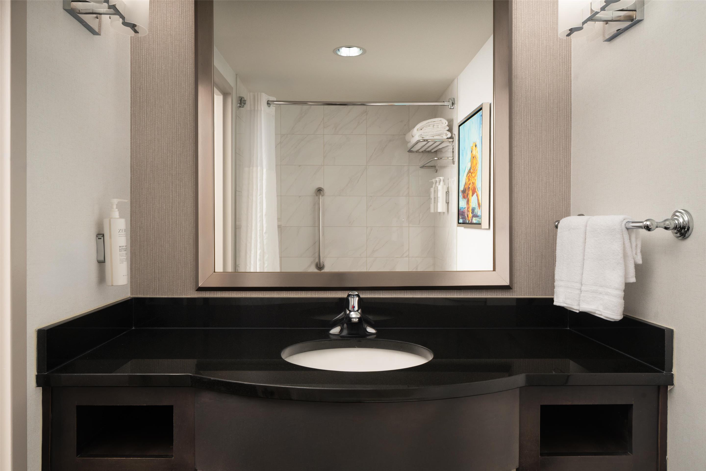Guest room bath