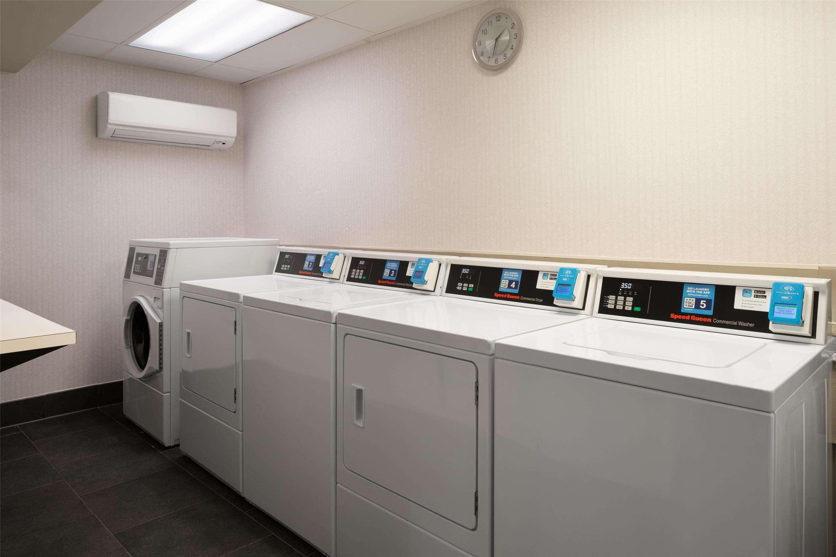 Laundry | Hilton Garden Inn Charleston Waterfront/Downtown