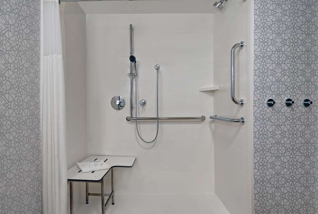 Hampton Inn Charleston/Mount Pleasant-Patriots Po-guestroom-Guest Room,Bathroom,On-Site.jpg
