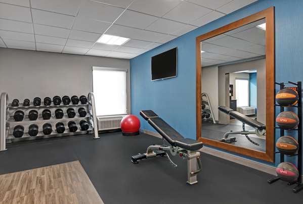 Fitness/ Exercise Room - Hampton Inn Mt Pleasant