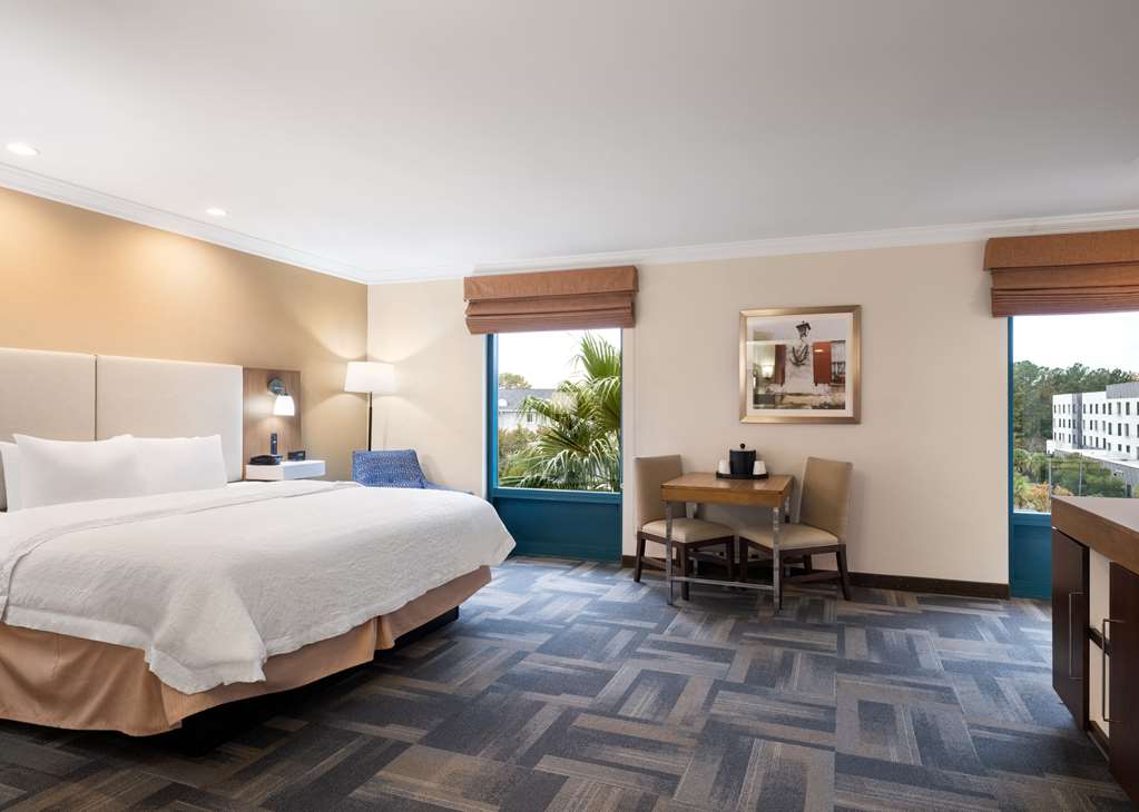 Hampton Inn Charleston North-guestroom-Guest Room,On-Site.jpg