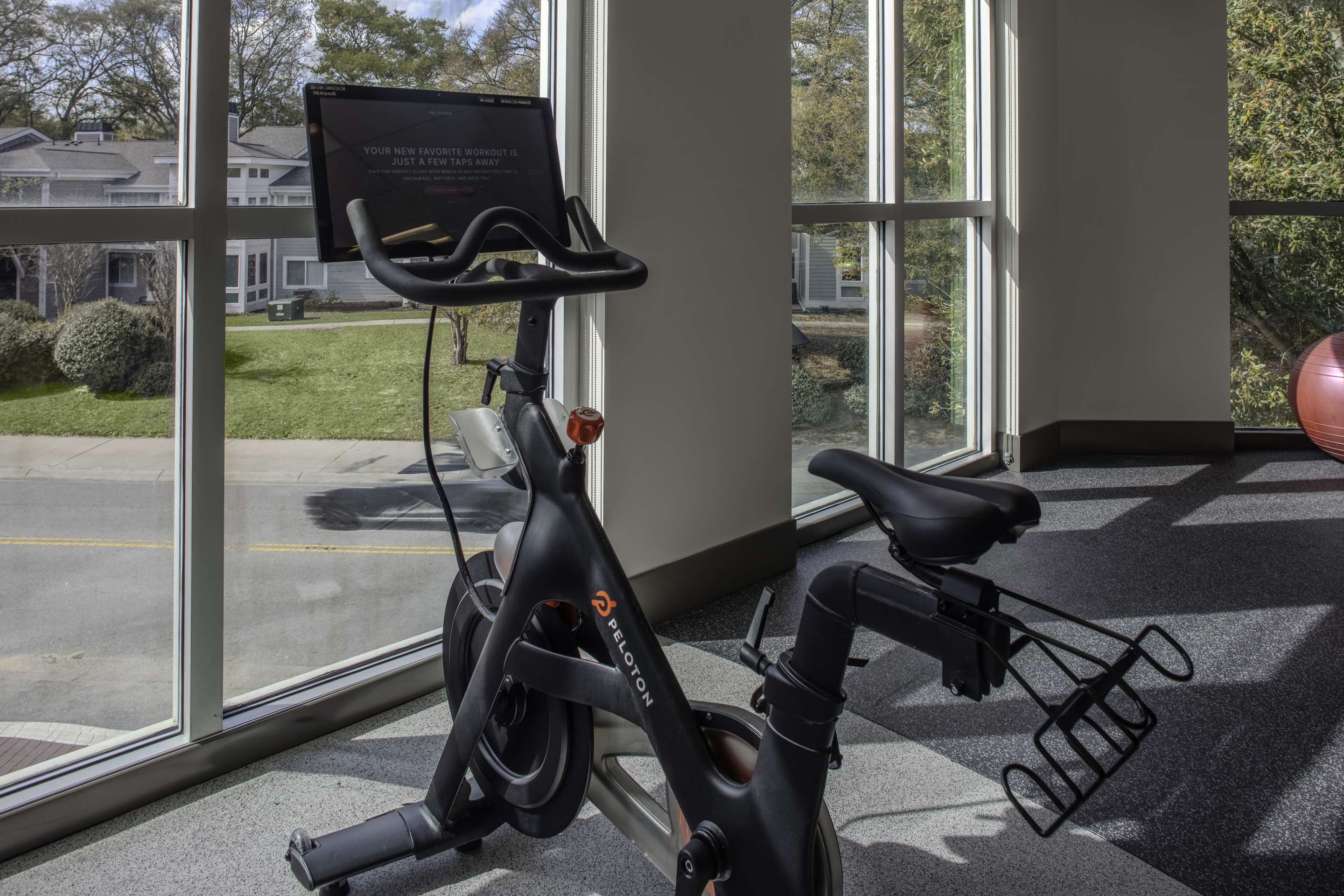 Health club fitness center gym | Hilton Garden Inn Charleston / Mt. Pleasant