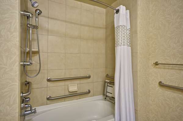  - Hampton Inn & Suites North Charleston - I-26, Exit 205B